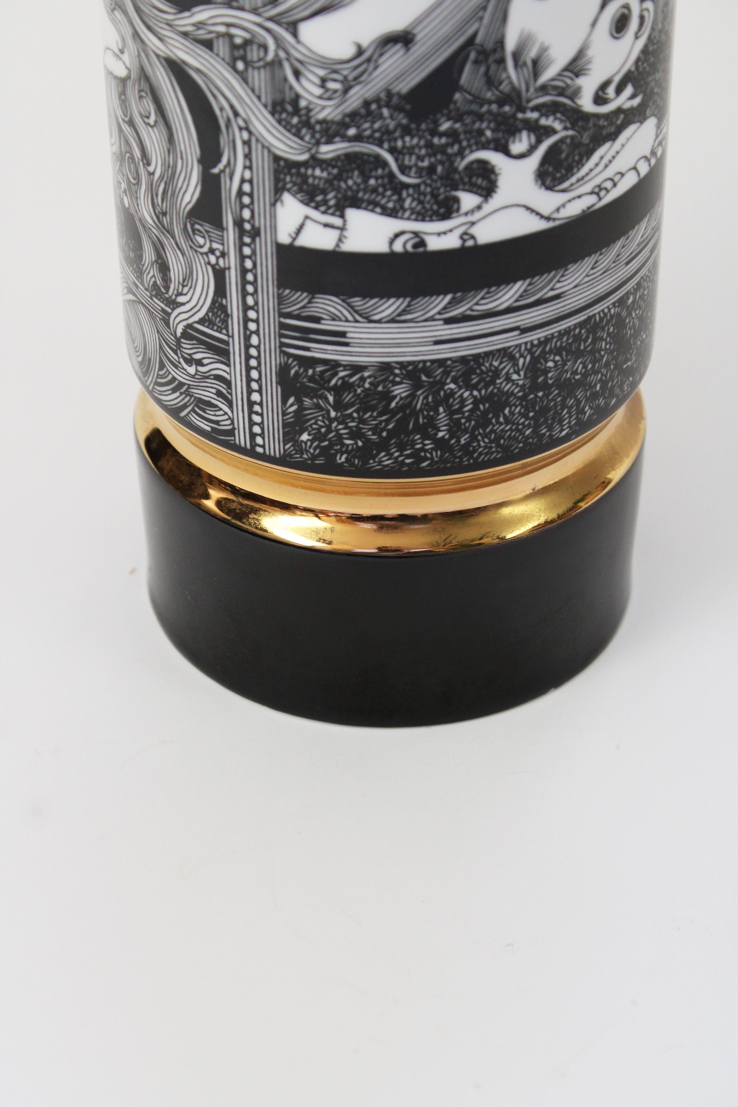 Hollóháza Porcelain Vase cylindrical by Endre Szász Mid Century Modern Hungary In Good Condition For Sale In Antwerpen, BE