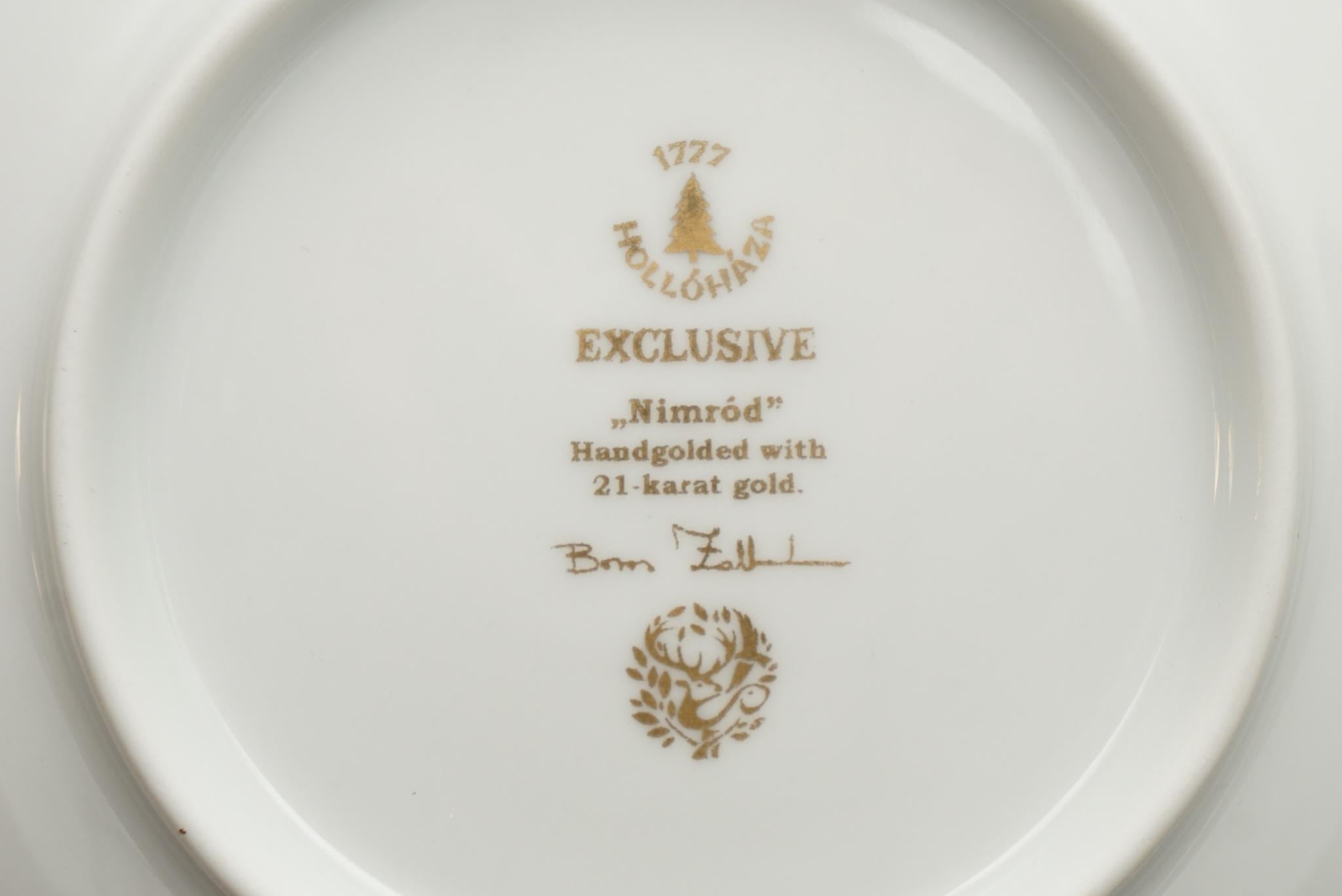 Hollohazi Service de vaisselle en porcelaine pour six personnes plus Pieces de service Excellent état - En vente à Hudson, NY