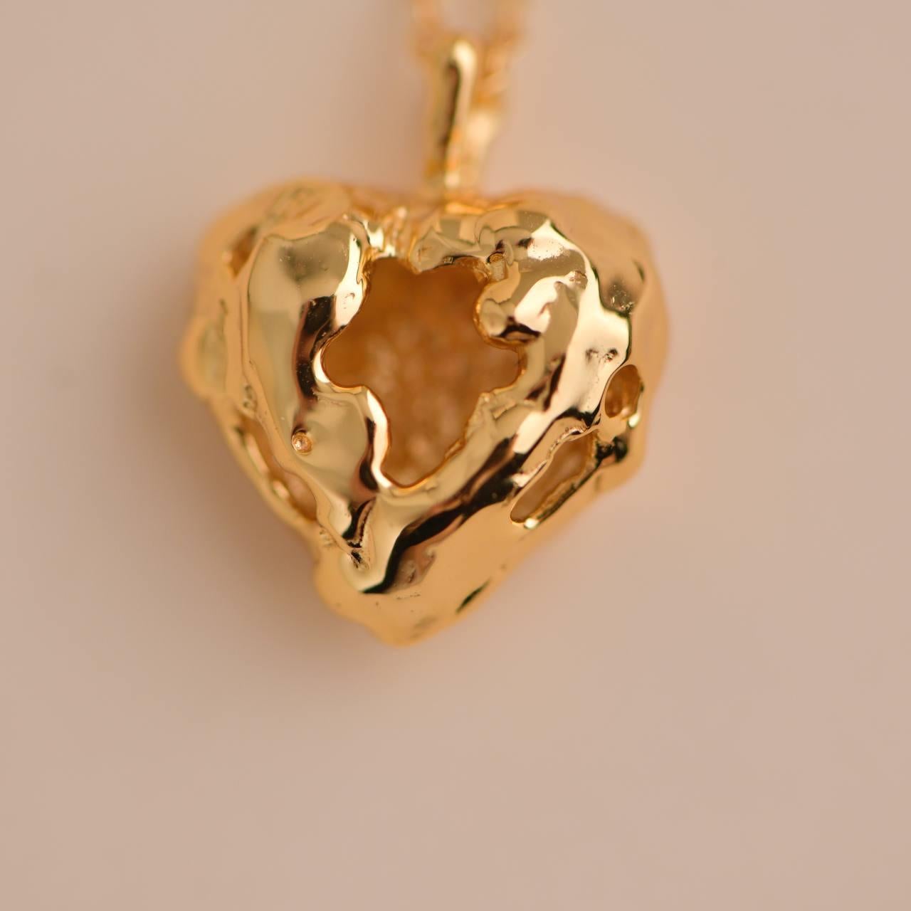 Hollow Heart Textured Necklace For Sale 3
