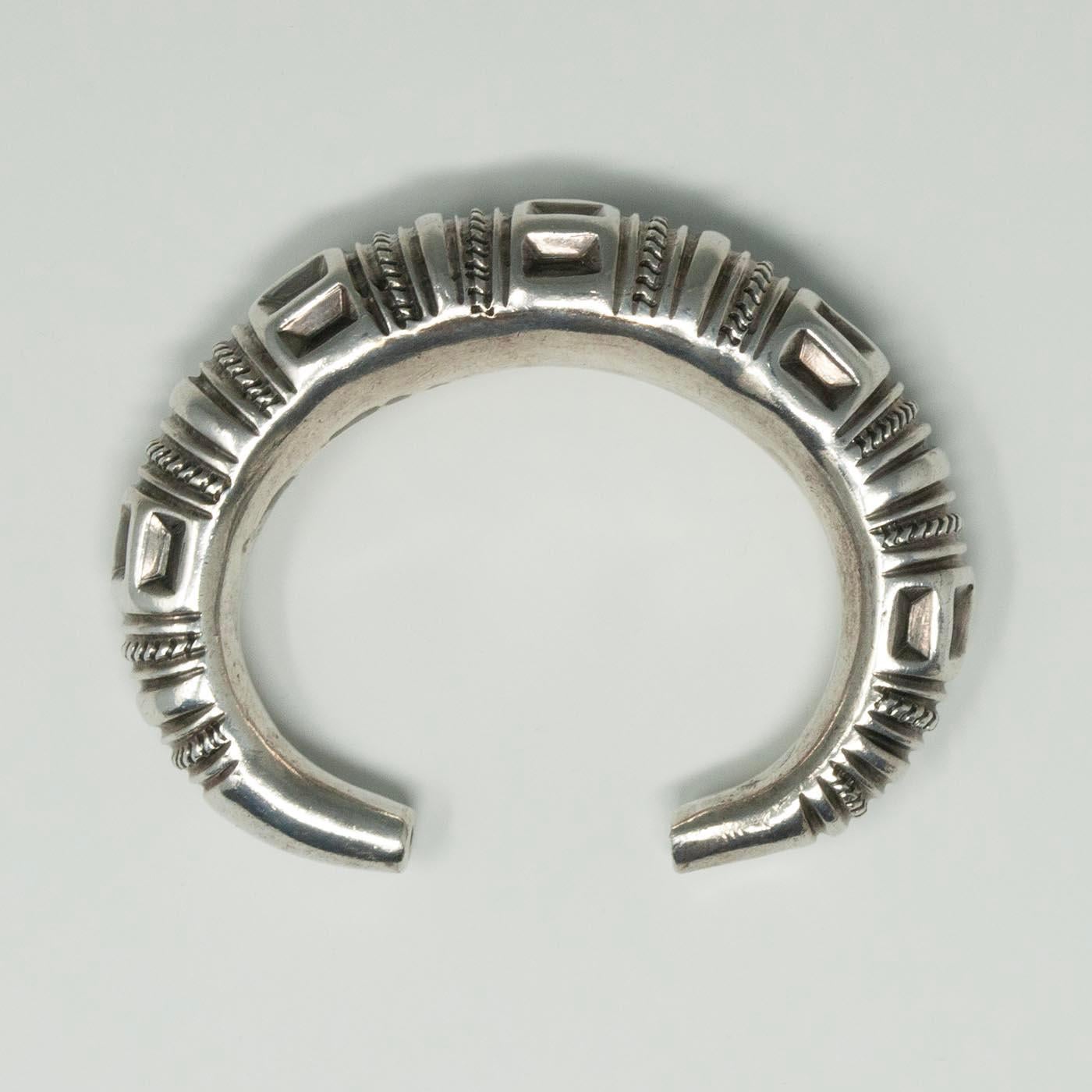 Artigiano Bracciale in argento cavo dalla Cina in vendita