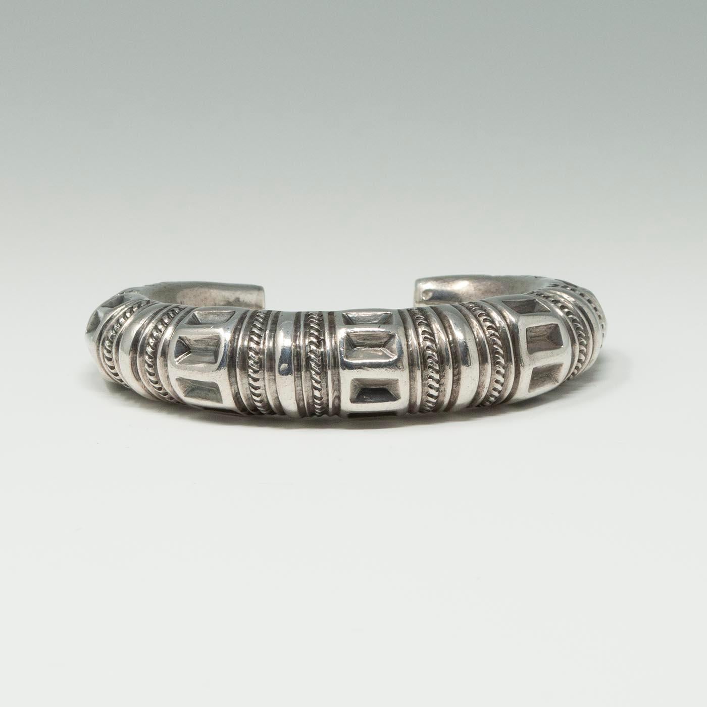 Donna Bracciale in argento cavo dalla Cina in vendita