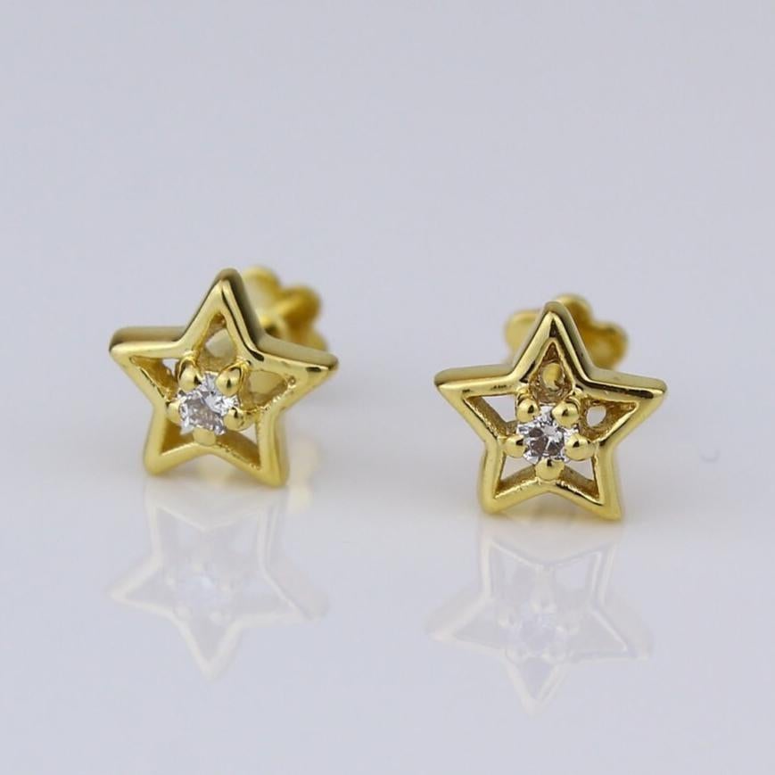 Round Cut Hollow Star Diamond Stud Earrings in 14k Solid Gold (Certified) For Sale