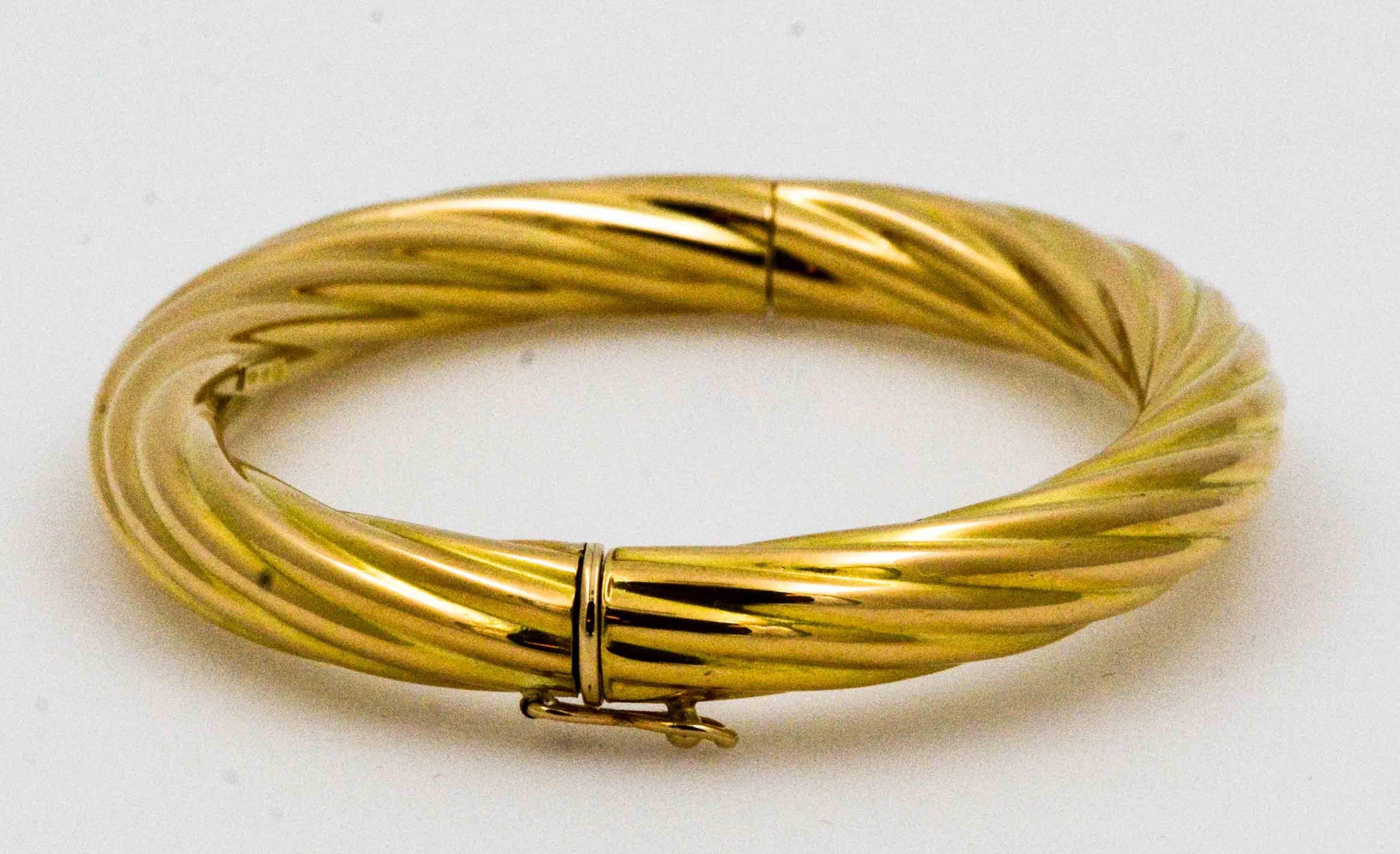 Modern Hollow Twist 18 Karat Yellow Gold Bangle Bracelet 