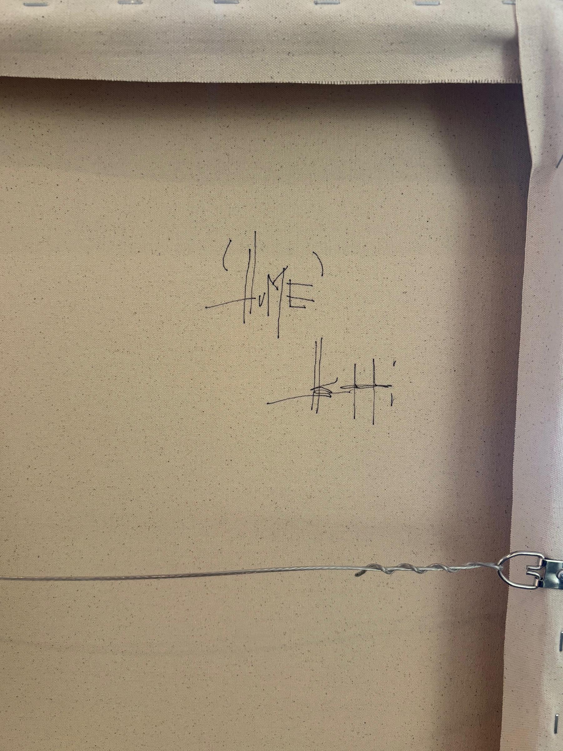 Holly Addi è una pittrice americana che vive e lavora a Salt Lake City, nello Utah. Nella sua più recente collezione di opere, Japandi, gli astratti di Addi (pittura acrilica e carboncino su tela) abbracciano il minimalismo e la semplicità del