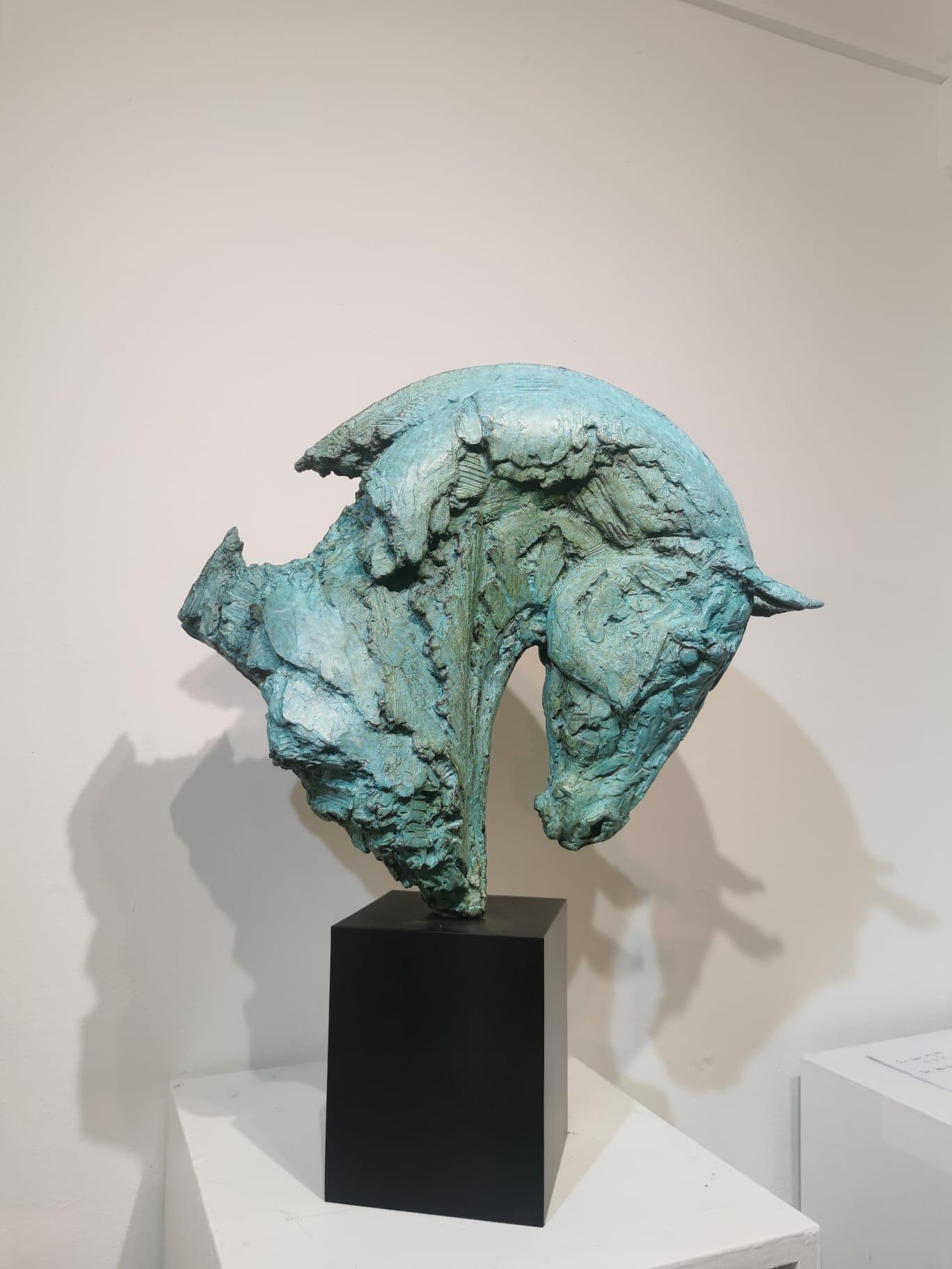 Artemide      Una scultura originale in bronzo. - Sculpture di Holly Hickmore