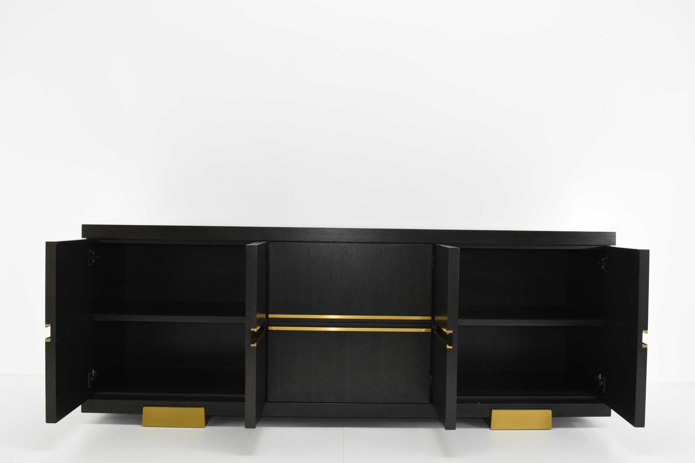 Holly Hunt Borneo Credenza/Sideboard in Oak In Good Condition In Dallas, TX