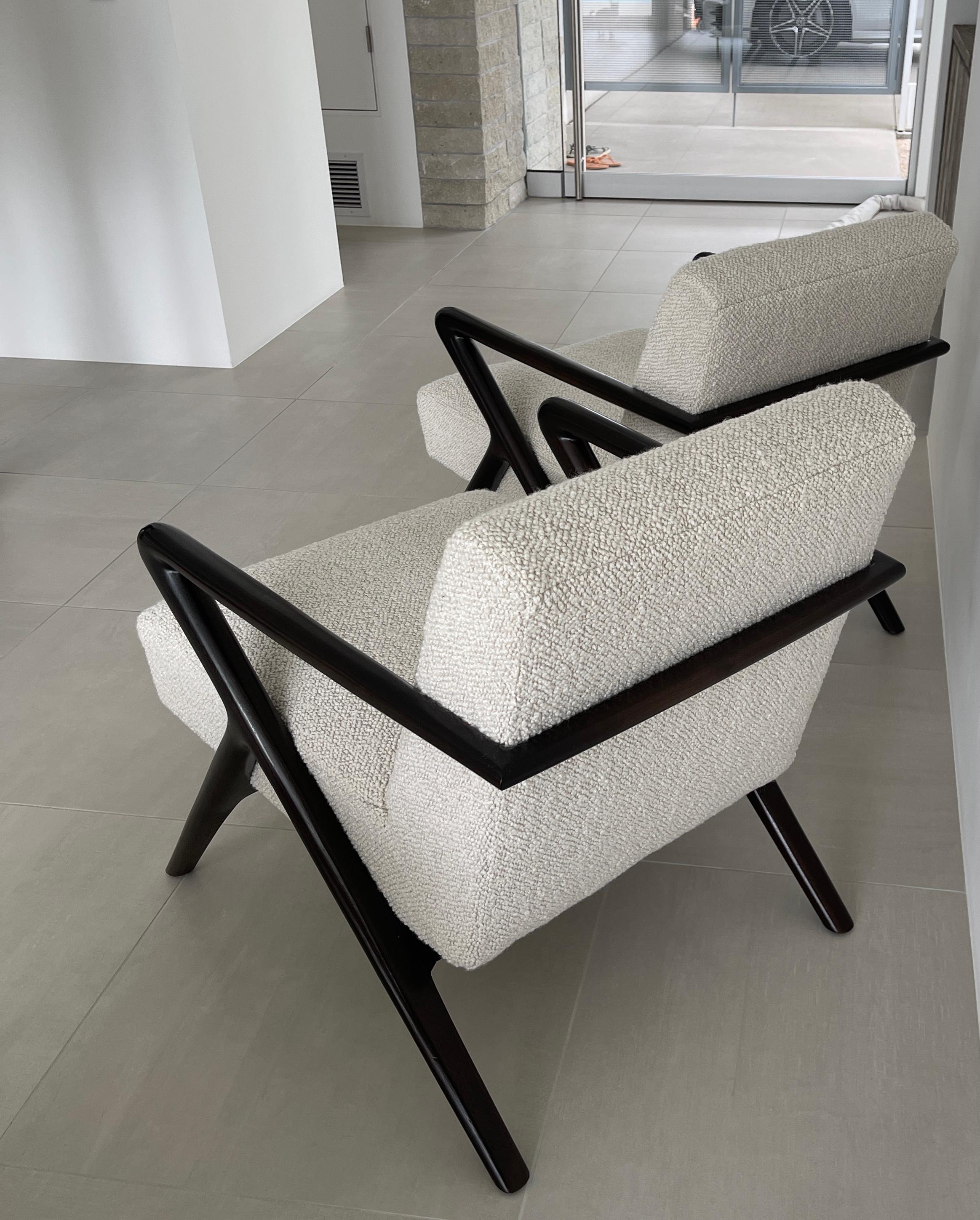 Holly Hunt Capri Chairs in Kravet Fabric In Good Condition In Palm Springs, CA