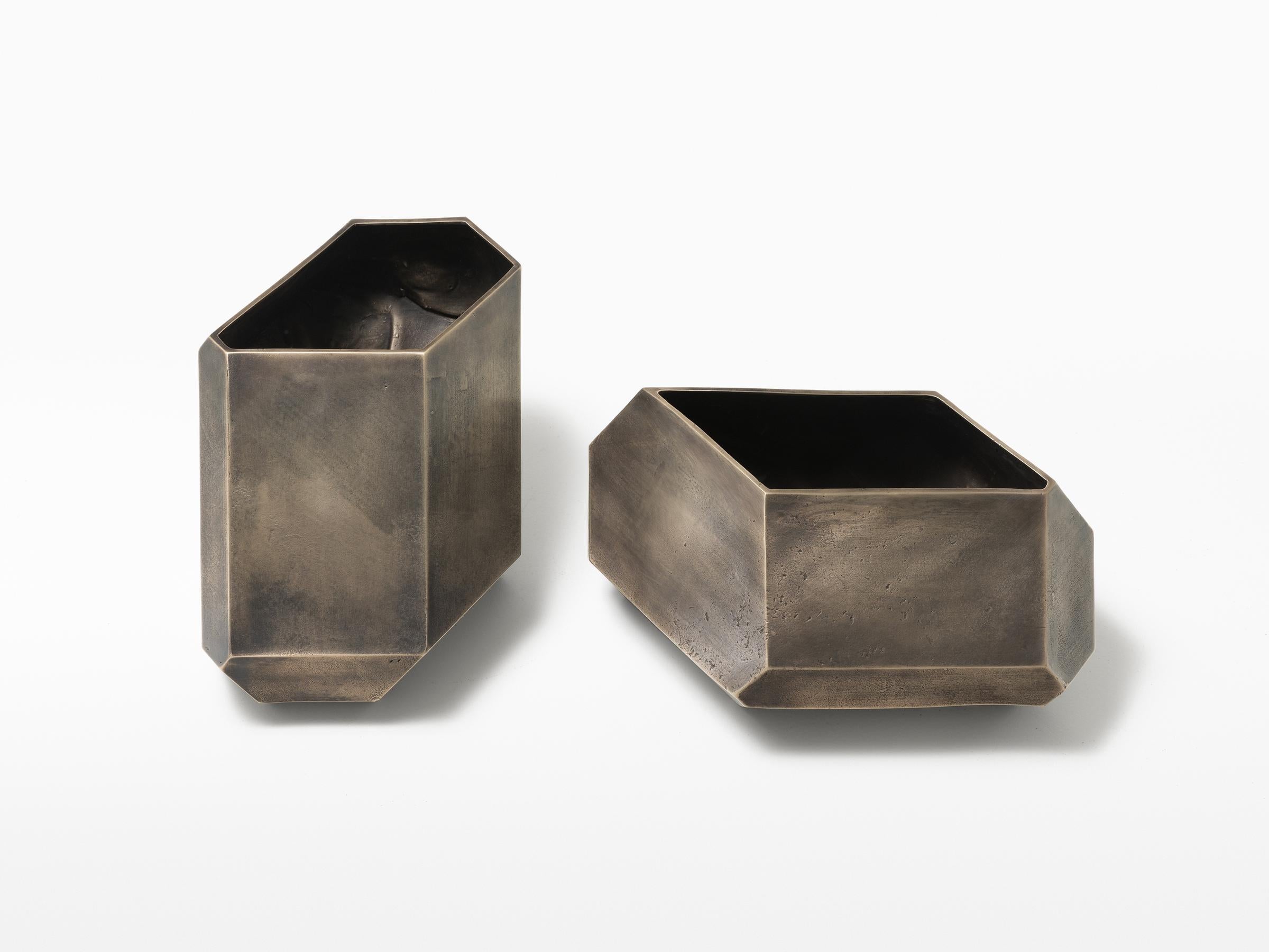 HOLLY HUNT Faceted Block Horizontal Vase in Bronze by Stefan Gulassa In New Condition In Chicago, IL