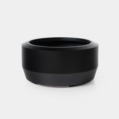 HOLLY HUNT Fugu Petite jardinière creuse en béton moulé pour l'extérieur en finition Abyss Black