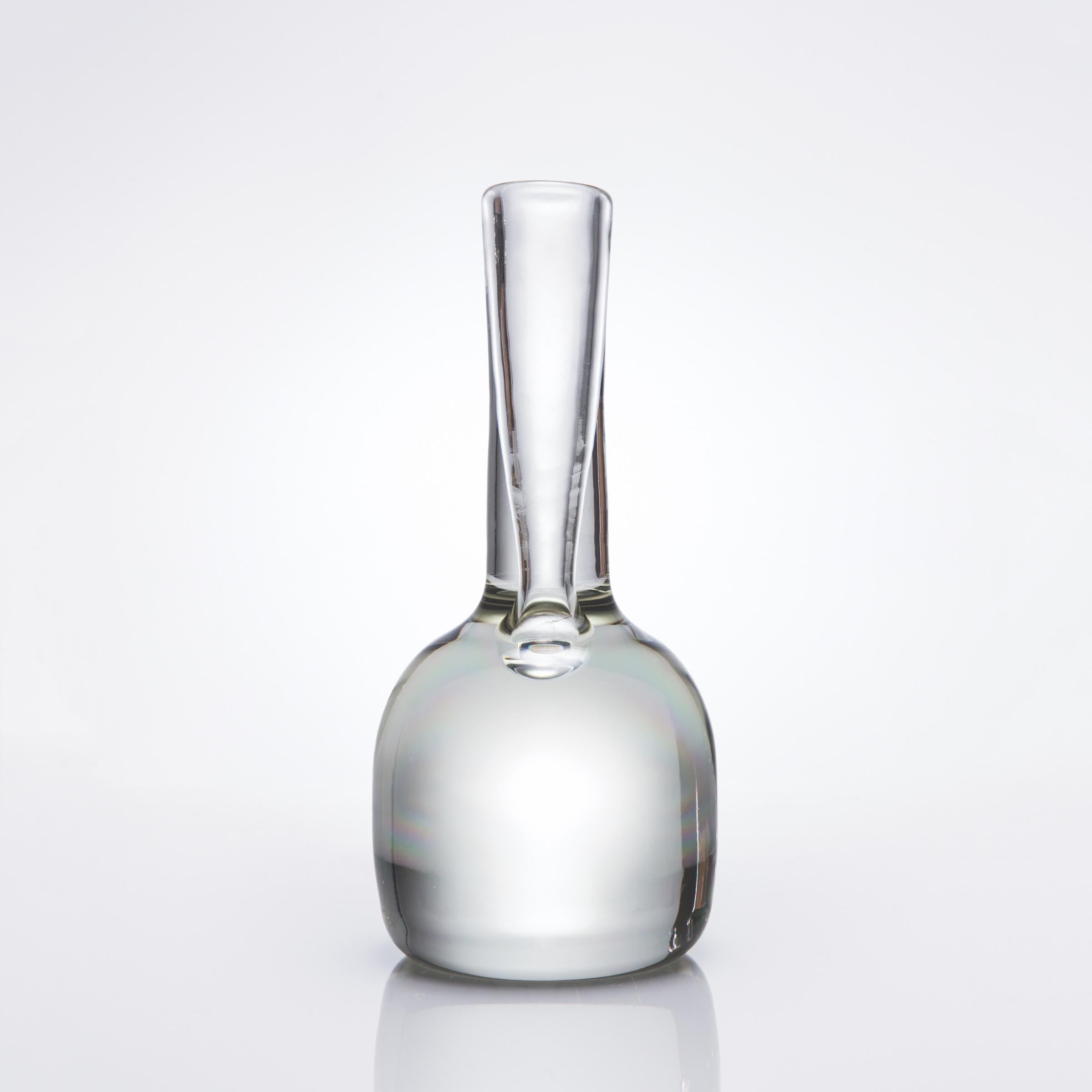Holly Hunt handmade 807 solid crystal vase by Alison Berger Glassworks

807 Vase 13