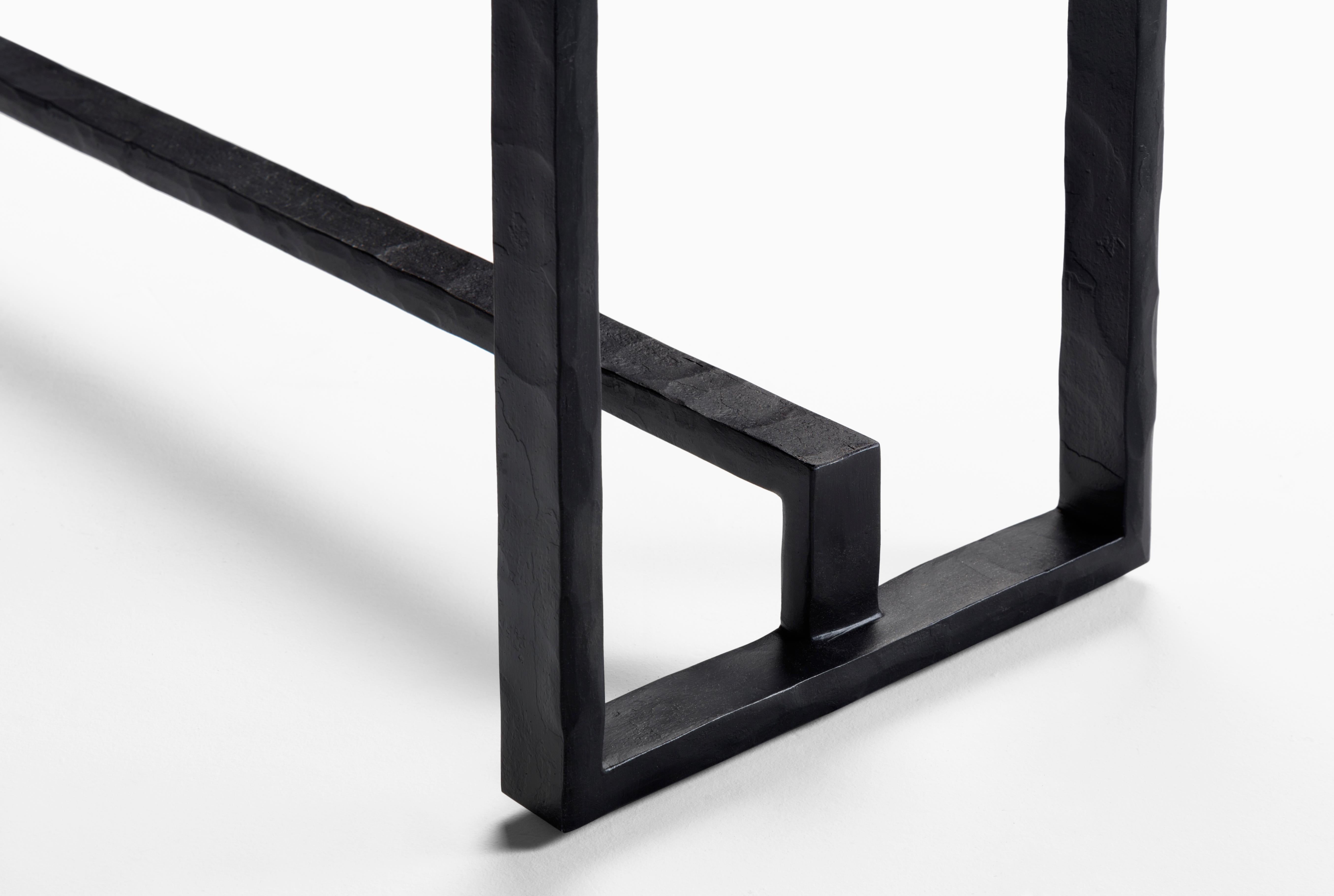 Américain Table console Hastings de HOLLY HUNT avec finition du plateau en parchemin de baleine et base en métal