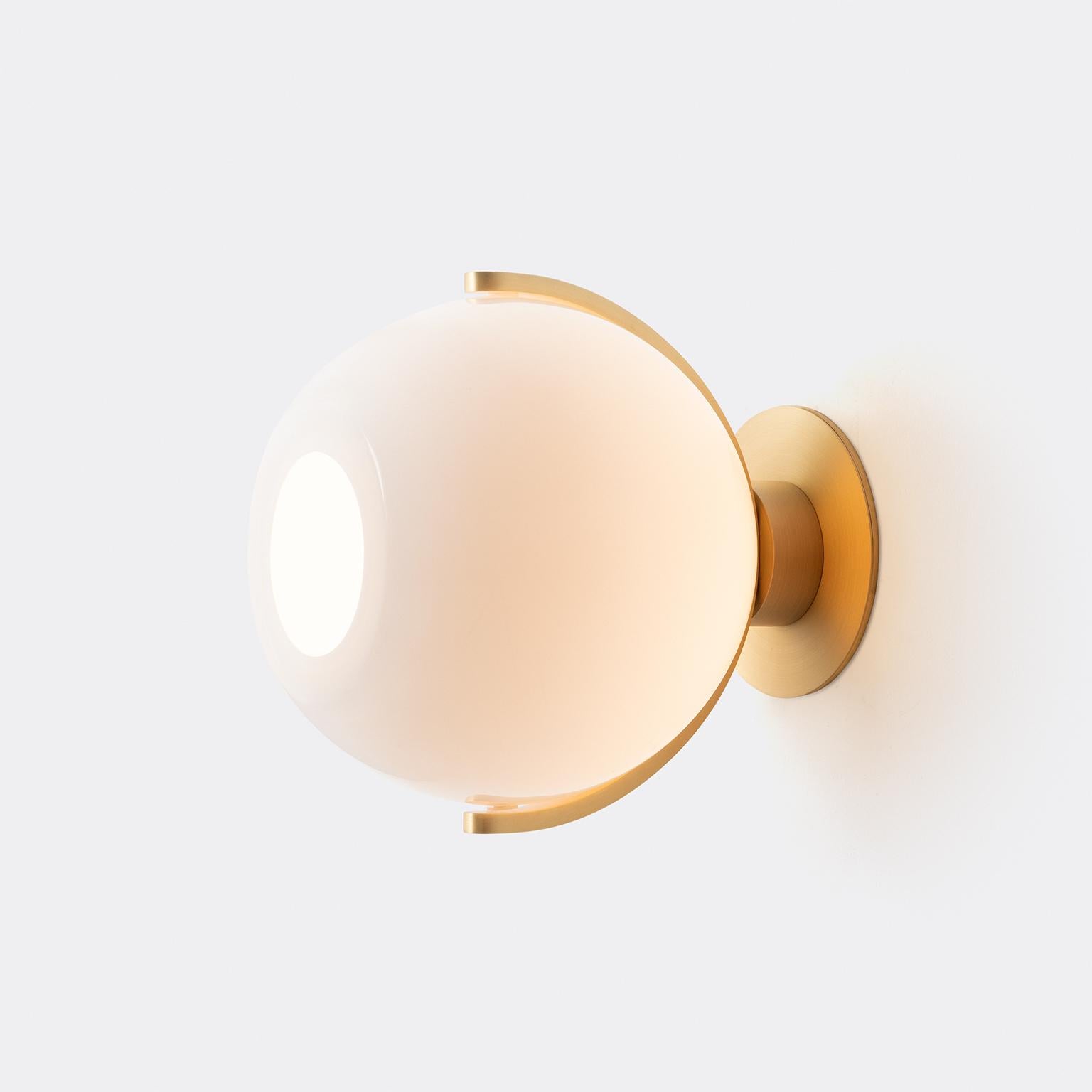 Holly Hunt HH2051645 Another Day sconce with brass by Damien Langlois-Meurinne

Additional Information:
Materials: Brass, glass
Frame finish: Satin varnished brushed brass
Glass finish: White glass
Diffuser: Glass
Illumination: Socket base,