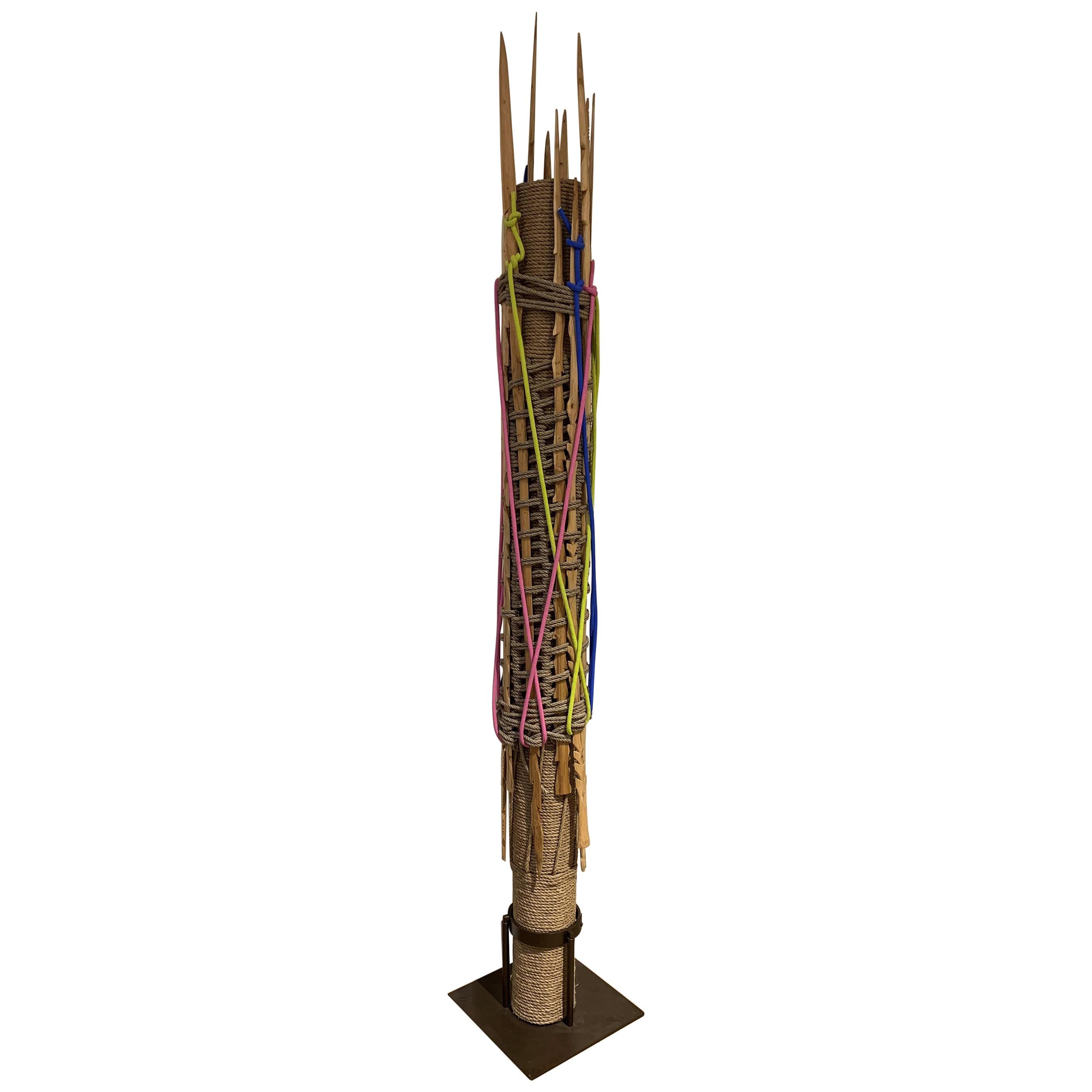 HOLLY HUNT Totem des chasseurs en Wood, coton et corde par Christian Astuguevieille