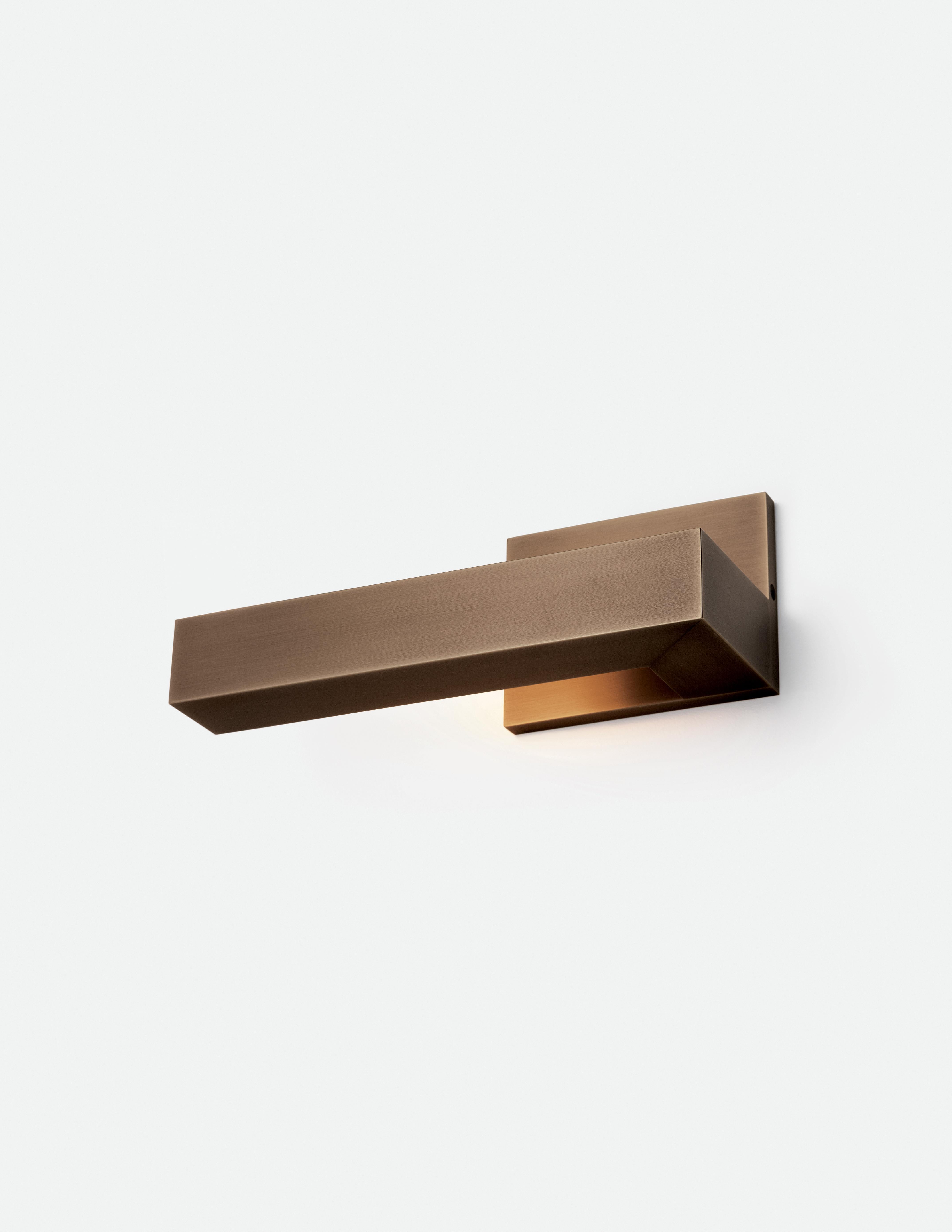 HOLLY HUNT Wandleuchter für die linke Seite in Goldbronze patiniert (Moderne)