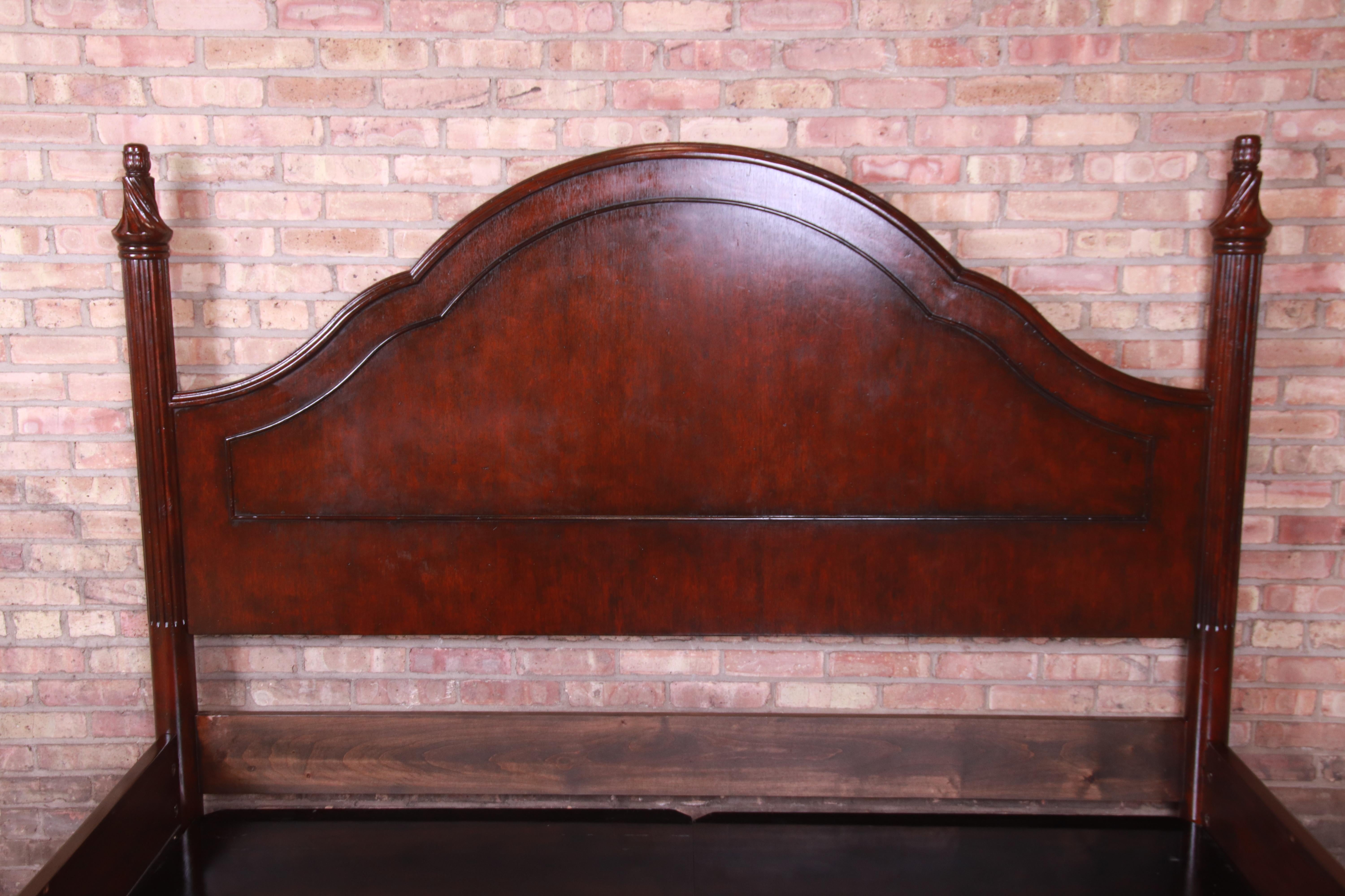 Holly Hunt Modern Carved Mahogany King Size Poster Bed 3