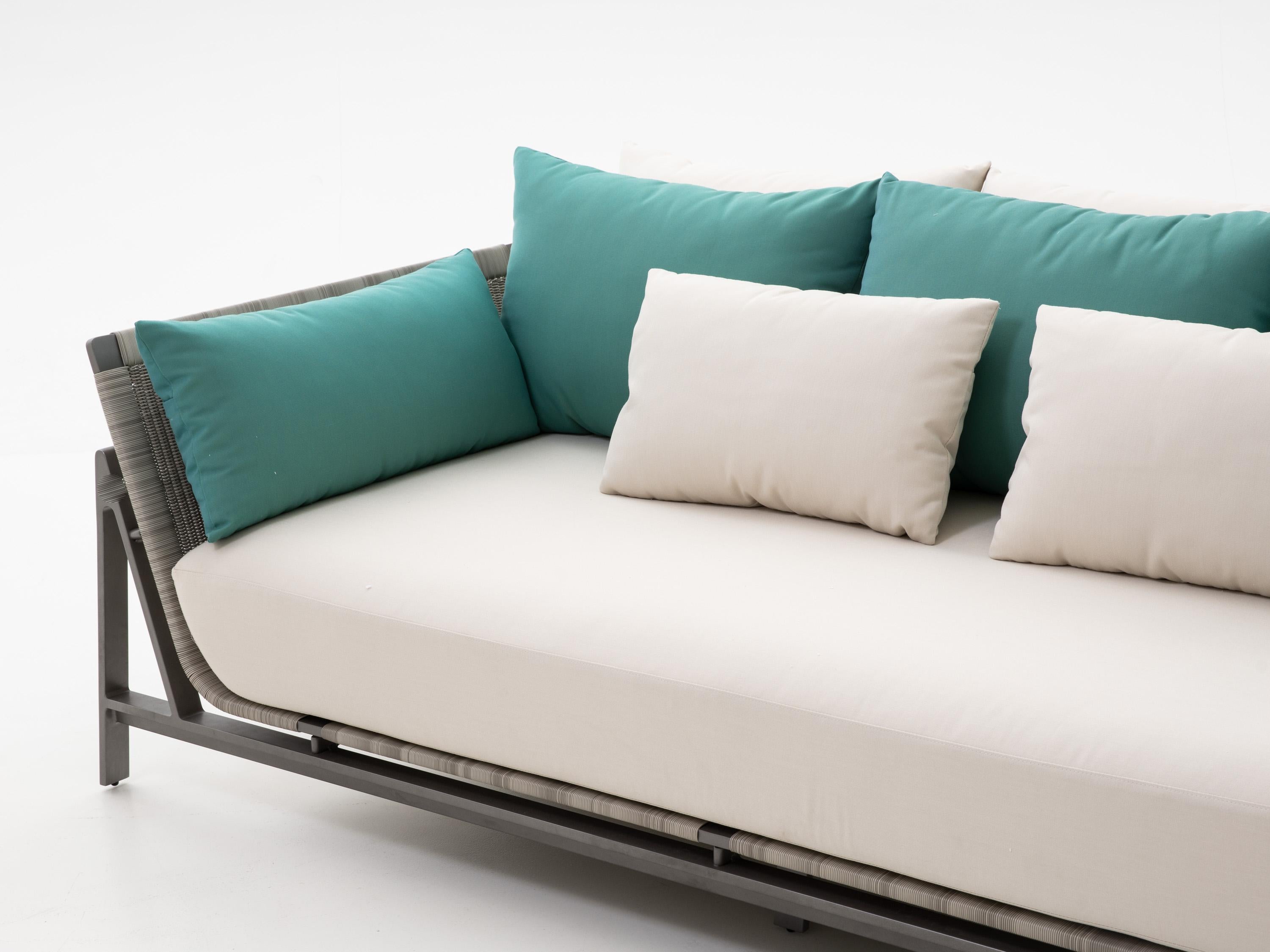 oyster daybed