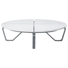 HOLLY HUNT Outdoor Meduse Round Cocktail Table in Oyster Metal & Pure White Top