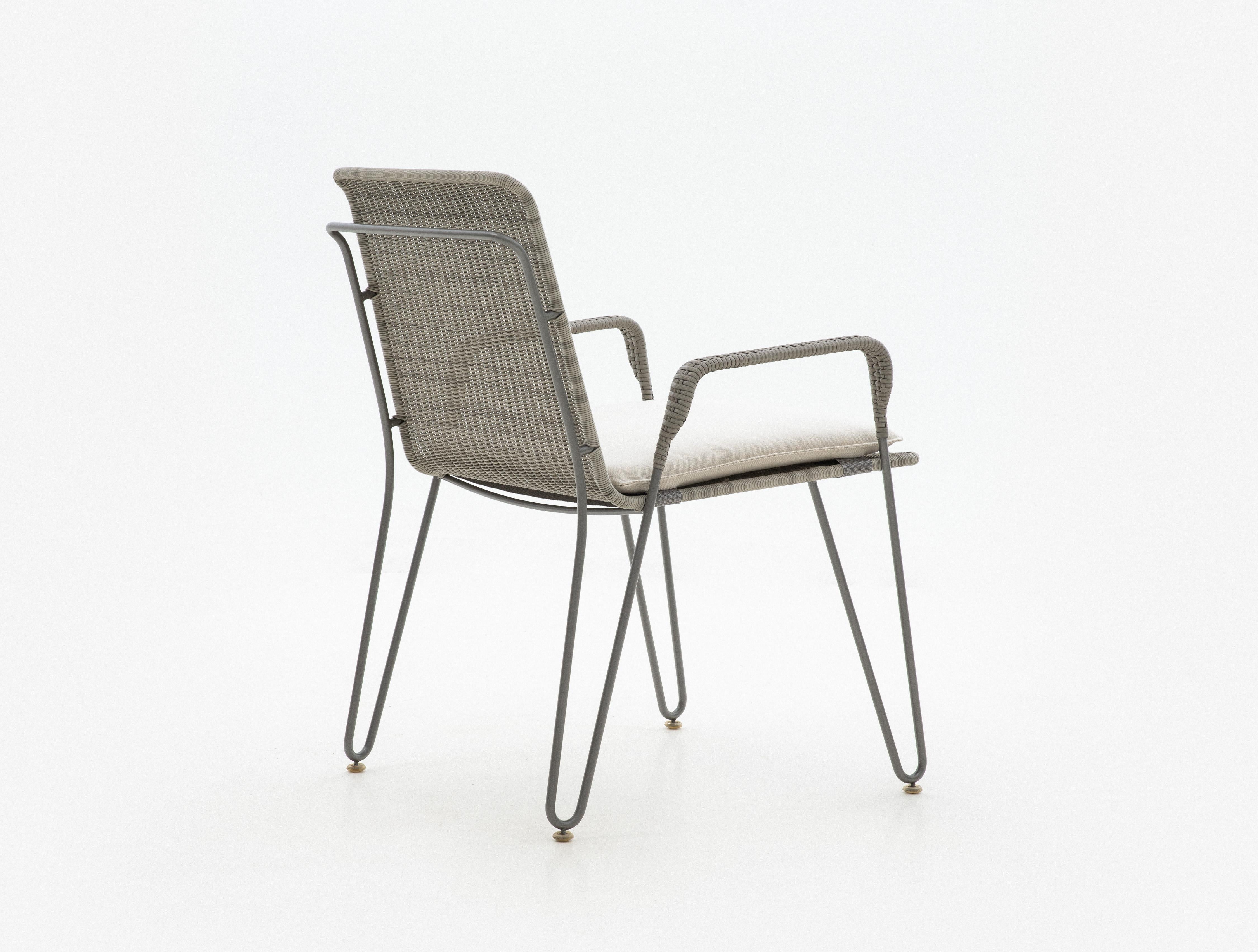 Modern HOLLY HUNT Outdoor Pelican Dining Chair with Oyster Base Finish