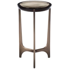 HOLLY HUNT Table à boire Portia avec Top-Light en verre coulé et base en bronze clair