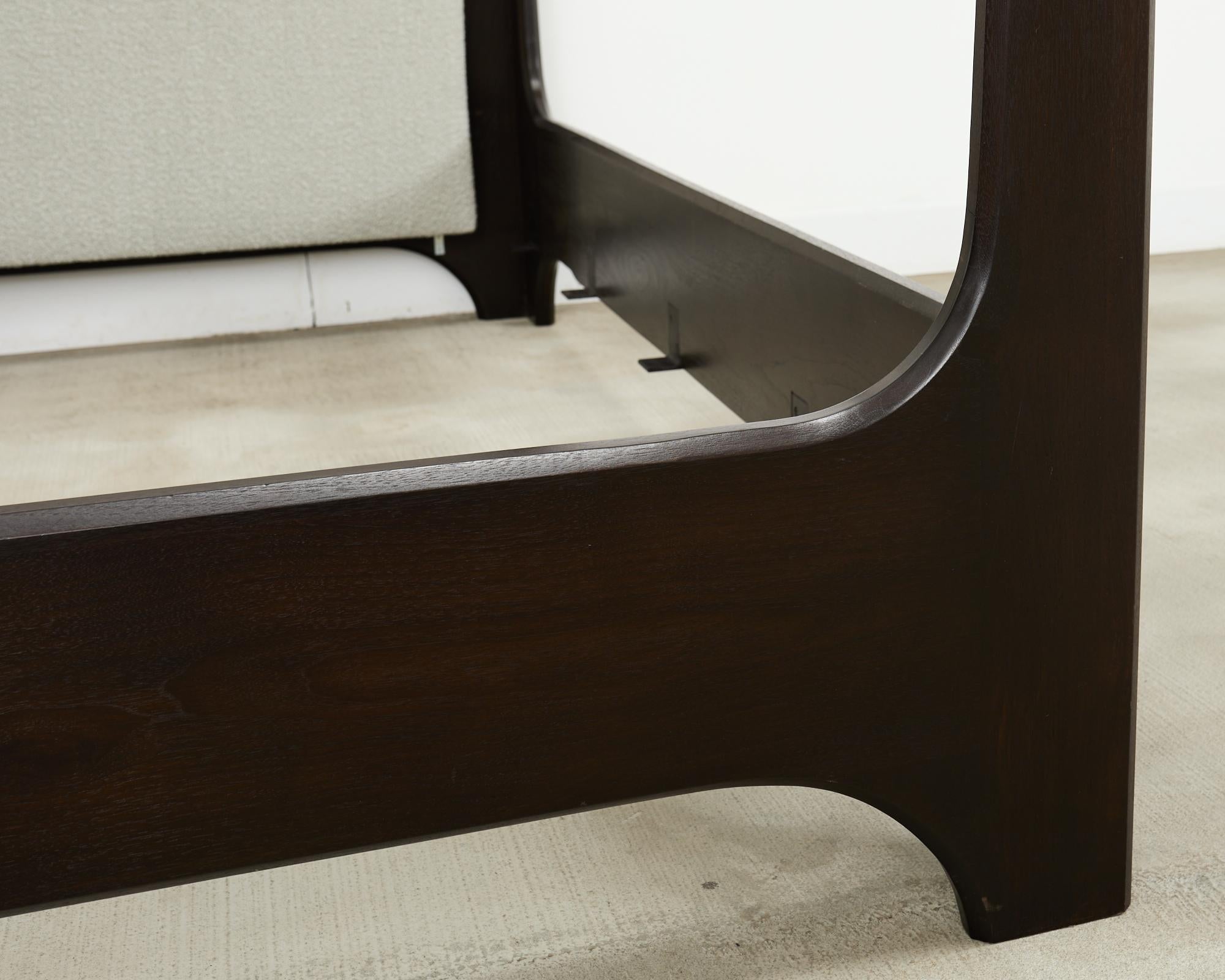 Holly Hunt Sorraia Queen Size Walnut Canopy Bed In Good Condition For Sale In Rio Vista, CA
