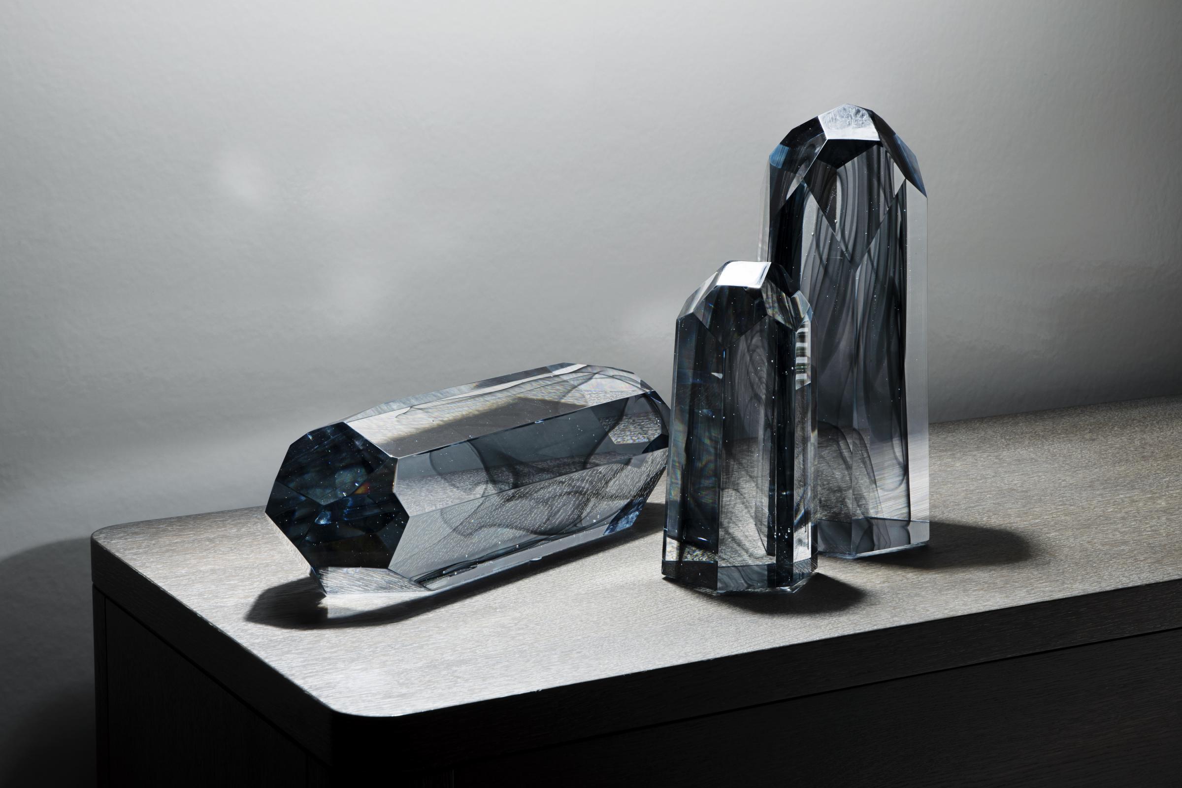 HOLLY HUNT Standing Gem 10″ in Smoke Grey Hand Formed Glass by Eva Fehren 1