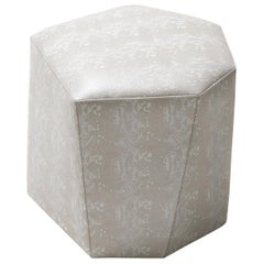 Pouf Vrille in pelle con rotelle di HOLLY HUNT