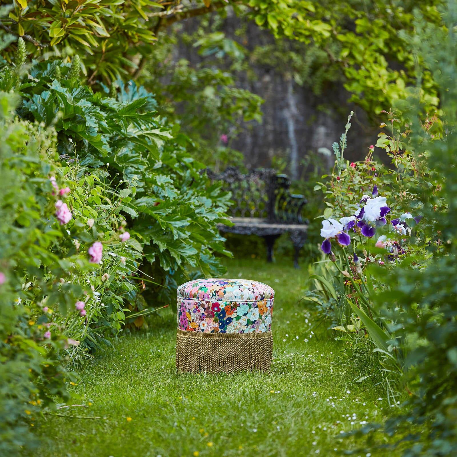 HOLLYHOCKS Velvet Bottoman - Spring In New Condition For Sale In New York, NY