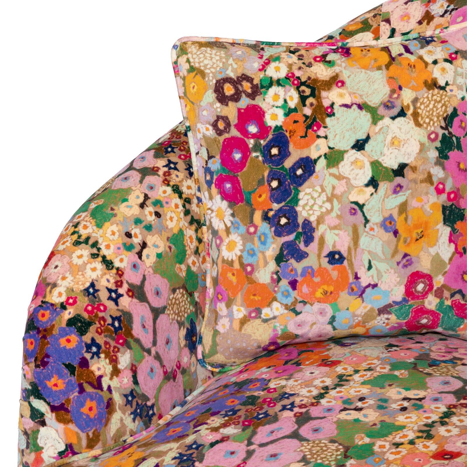 XXIe siècle et contemporain HOLLYHOCKS Causeuse Vesper en velours - Printemps en vente