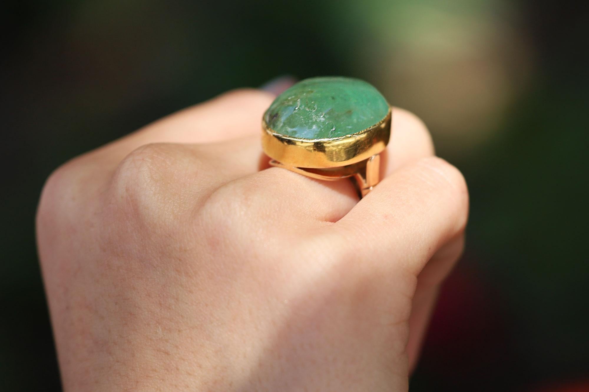 Taille cabochon Robert Mitchum, acteur d'Hollywood, bague cocktail vintage de succession en béryl vert 33 carats