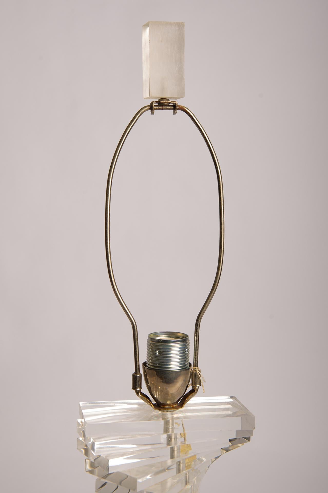 20th Century Hollywood Lucite Table Lamp For Sale