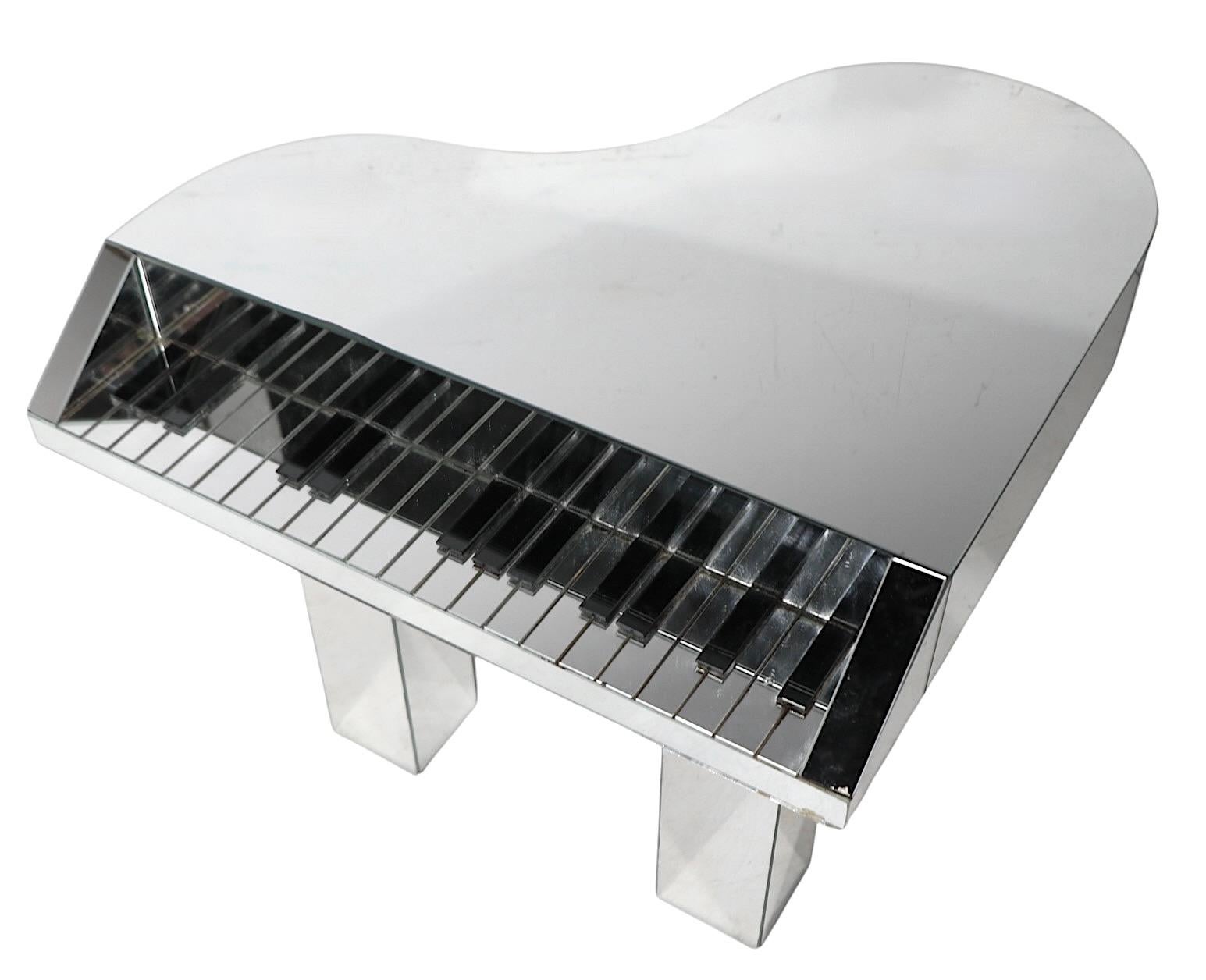 Hollywood Recency Liberace Stil verspiegelte Grand Piano Form Couchtisch c 1970's (Hollywood Regency) im Angebot