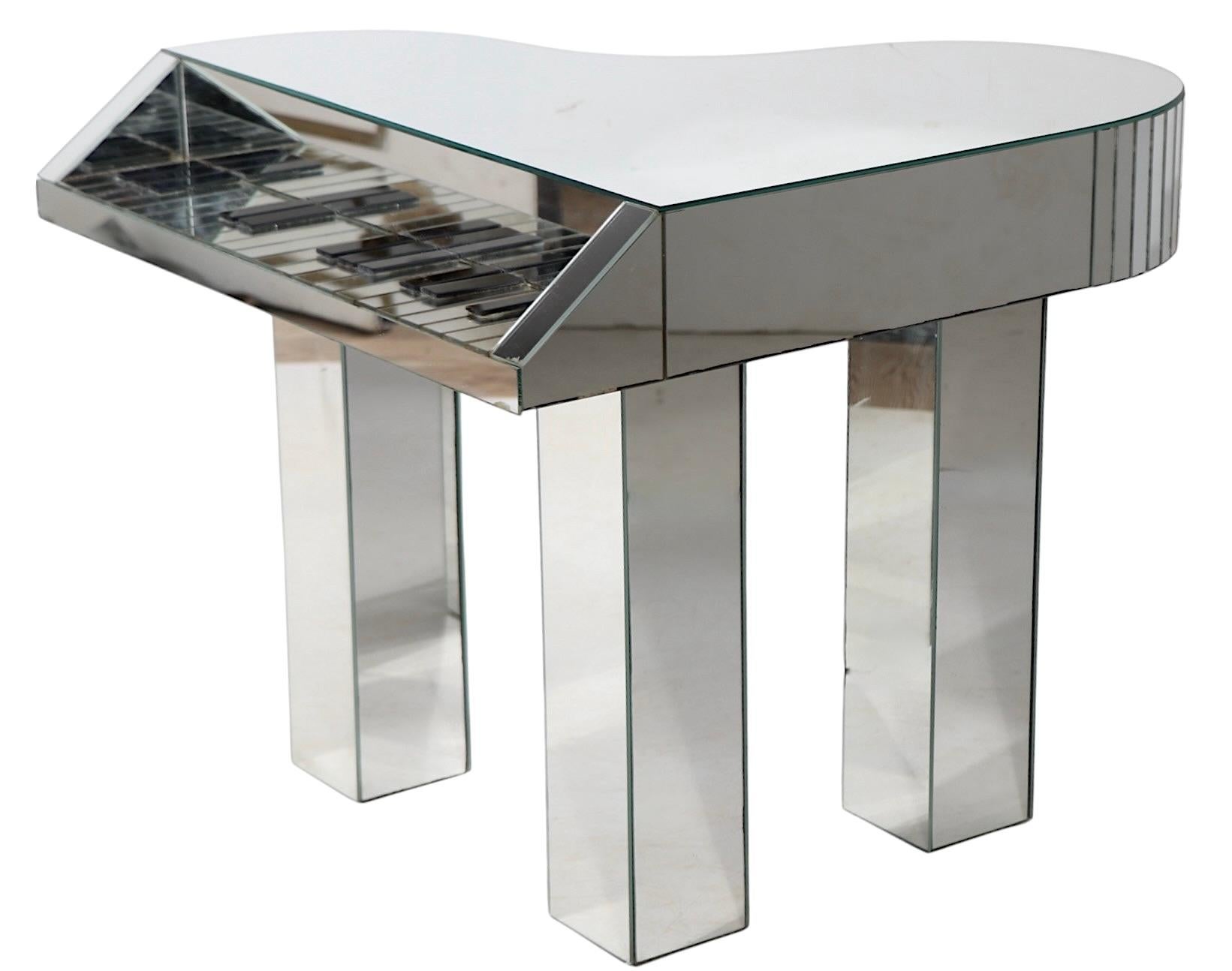 Hollywood Recency Liberace Stil verspiegelte Grand Piano Form Couchtisch c 1970's im Zustand „Gut“ im Angebot in New York, NY