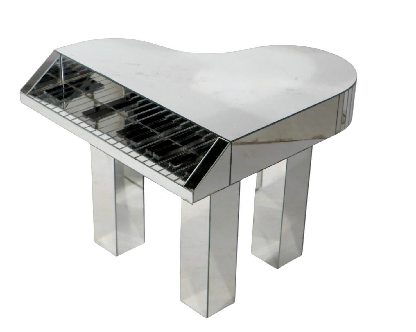 Hollywood Recency Liberace Stil verspiegelte Grand Piano Form Couchtisch c 1970's im Angebot 1