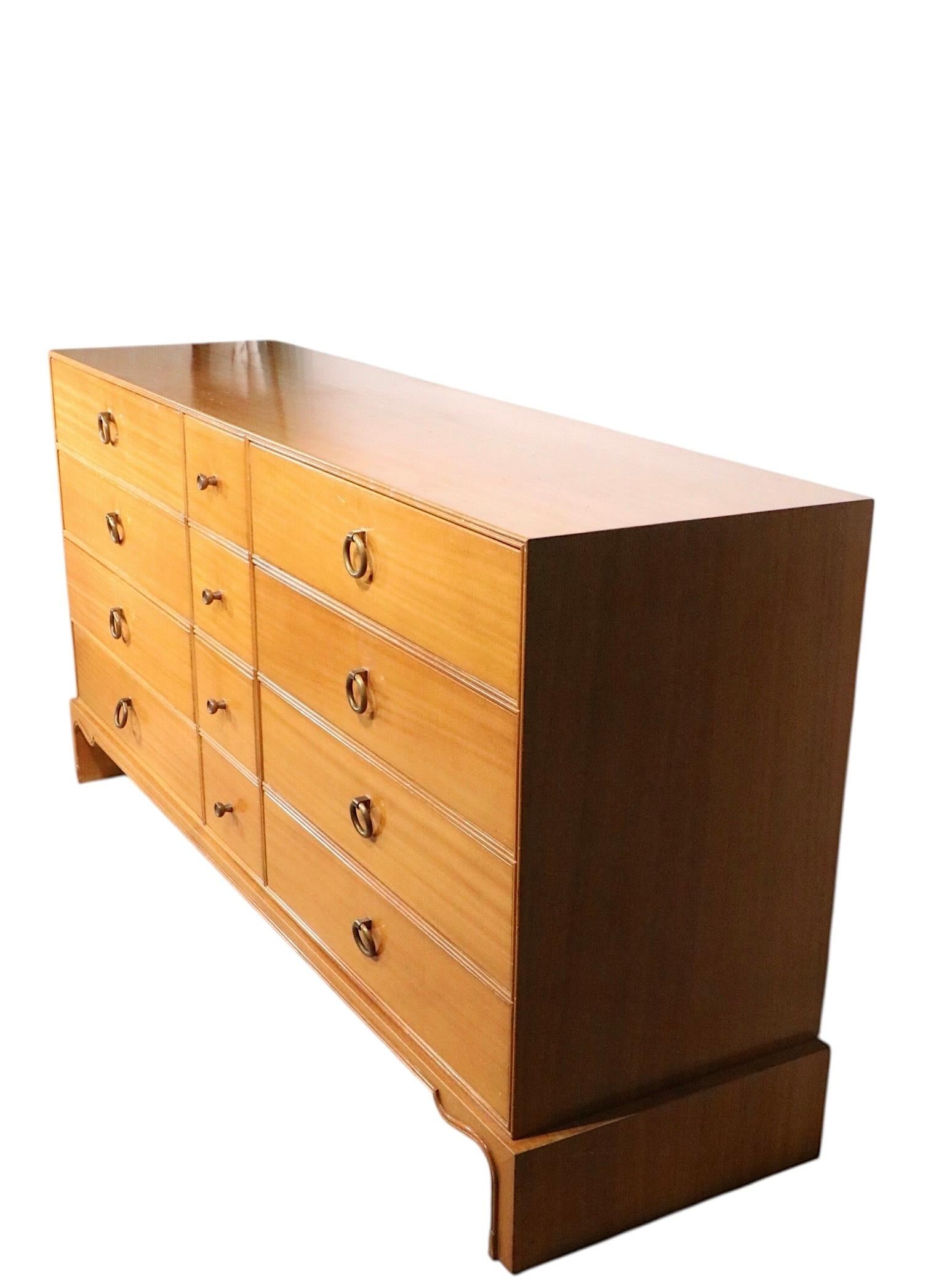 Hollywood Regency 12 Dresser by Tommi Parzinger for Charak circa 1940's TP - 104 en venta 10