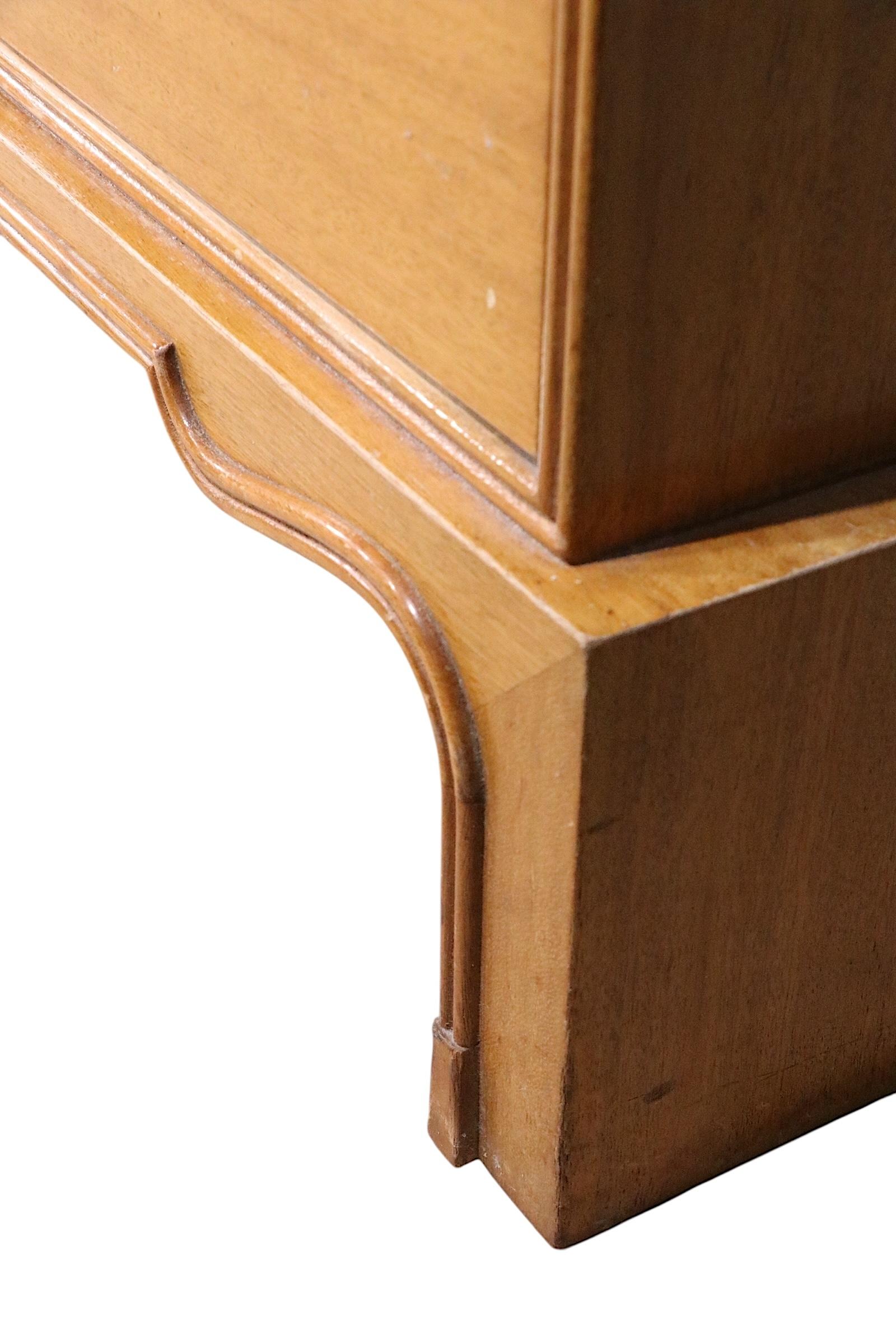 Hollywood Regency 12 Dresser by Tommi Parzinger for Charak circa 1940's TP - 104 en venta 13