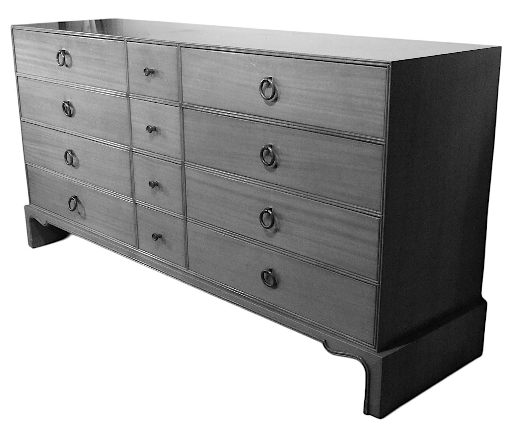 Hollywood Regency 12 Dresser by Tommi Parzinger for Charak circa 1940's TP - 104 en venta 2