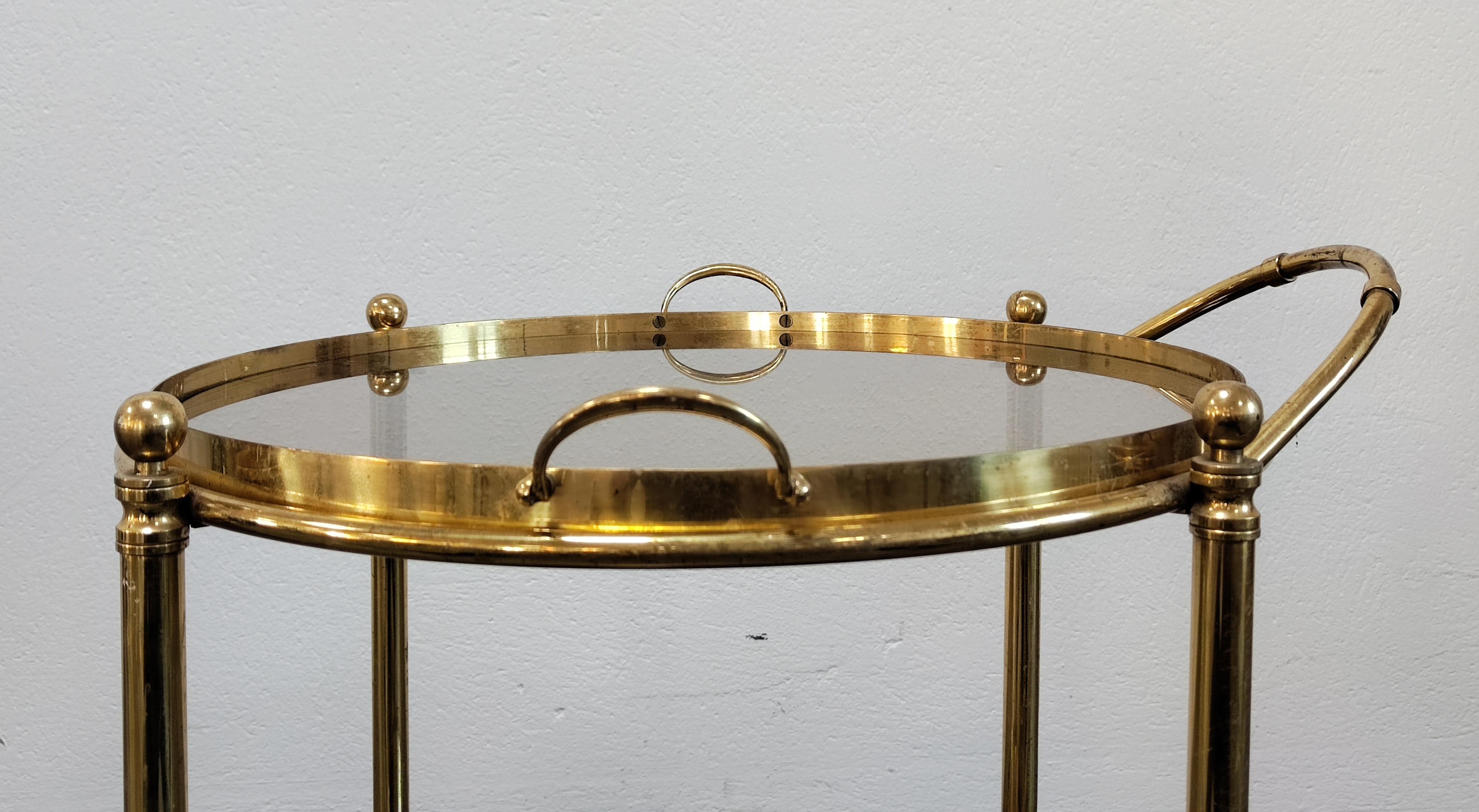 French Hollywood Regency 2-Tier Bronze and Smoked Glass Bar Trolley, France, 1950s For Sale