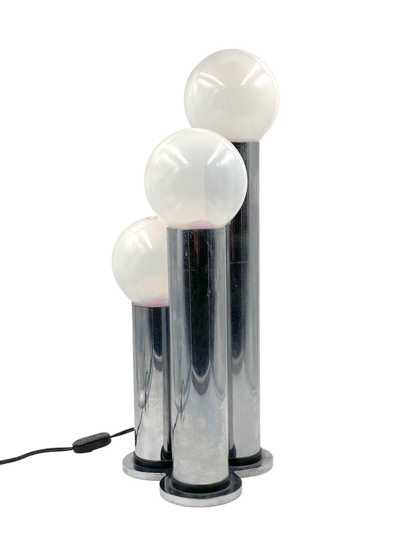 Lampe de table à 3 lumières en métal et verre opalin, Lama, Italie, 1970 en vente 7