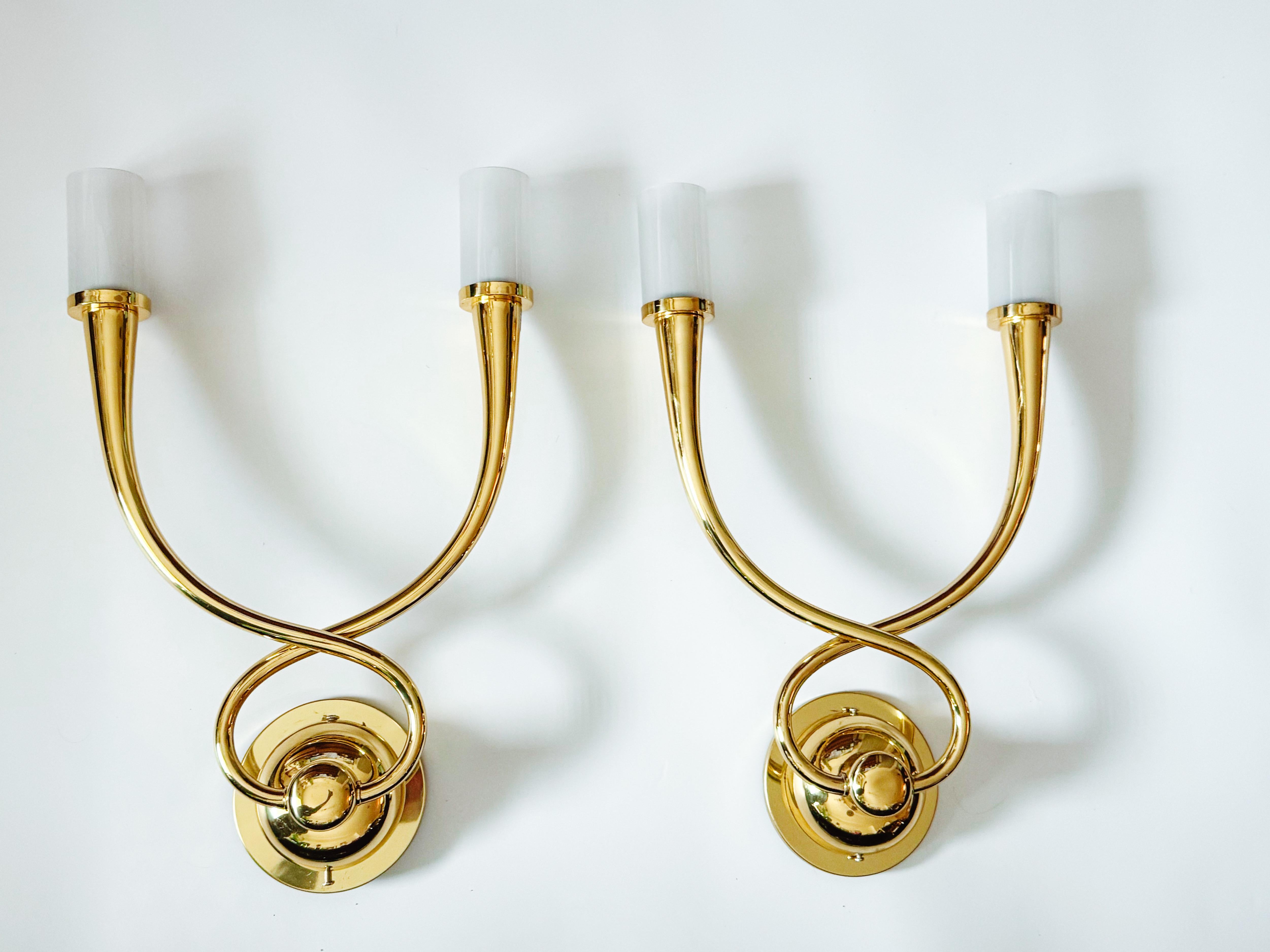 Hollywood Regency 4 Egoluce Wall Light Sconces, Brass, Glass, Italy, 1980s In Good Condition For Sale In Toronto, CA