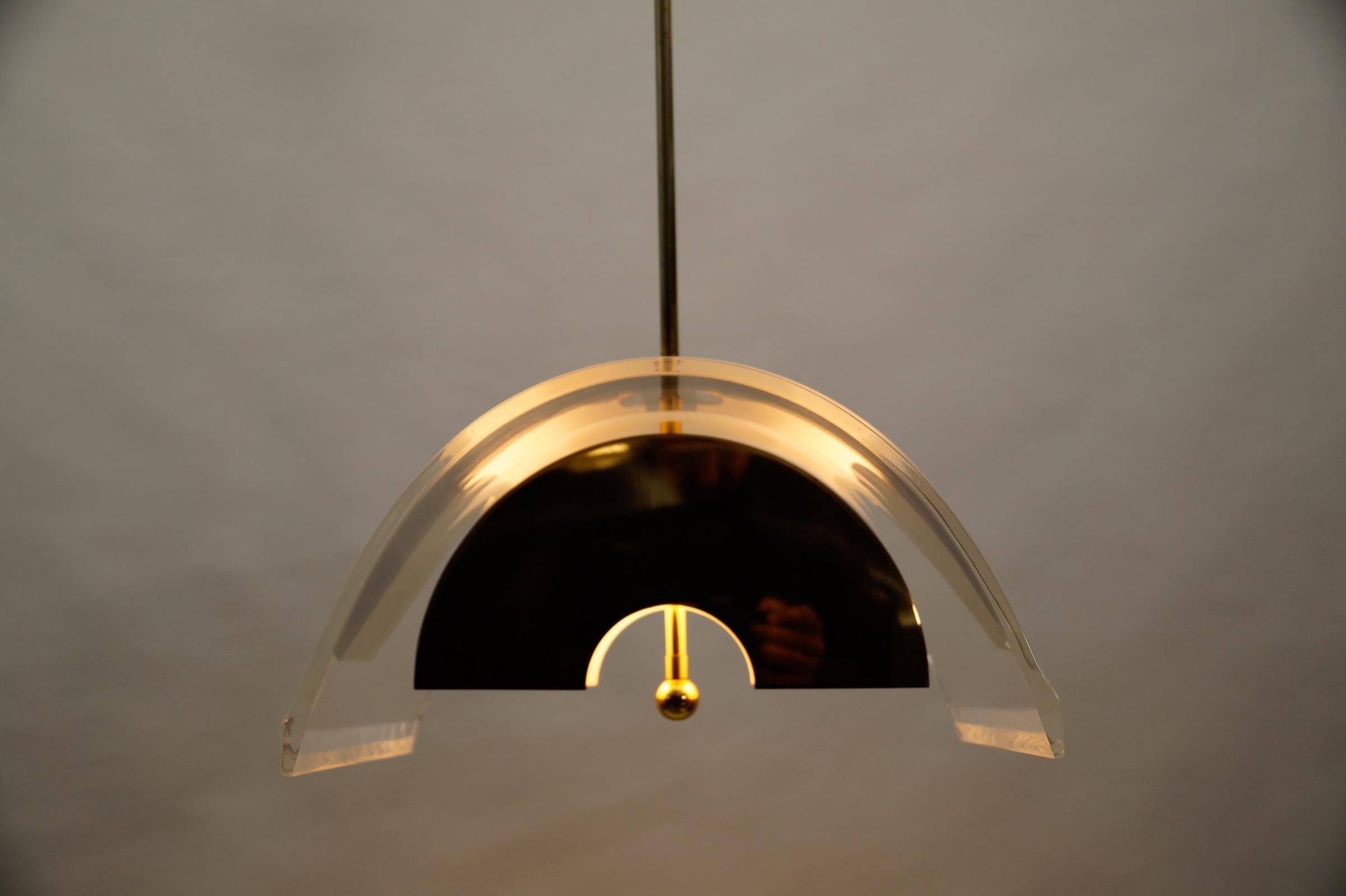Lampada da soffitto in acrilico Hollywood Regency, Italia, anni '70 In condizioni buone in vendita a Nürnberg, Bayern