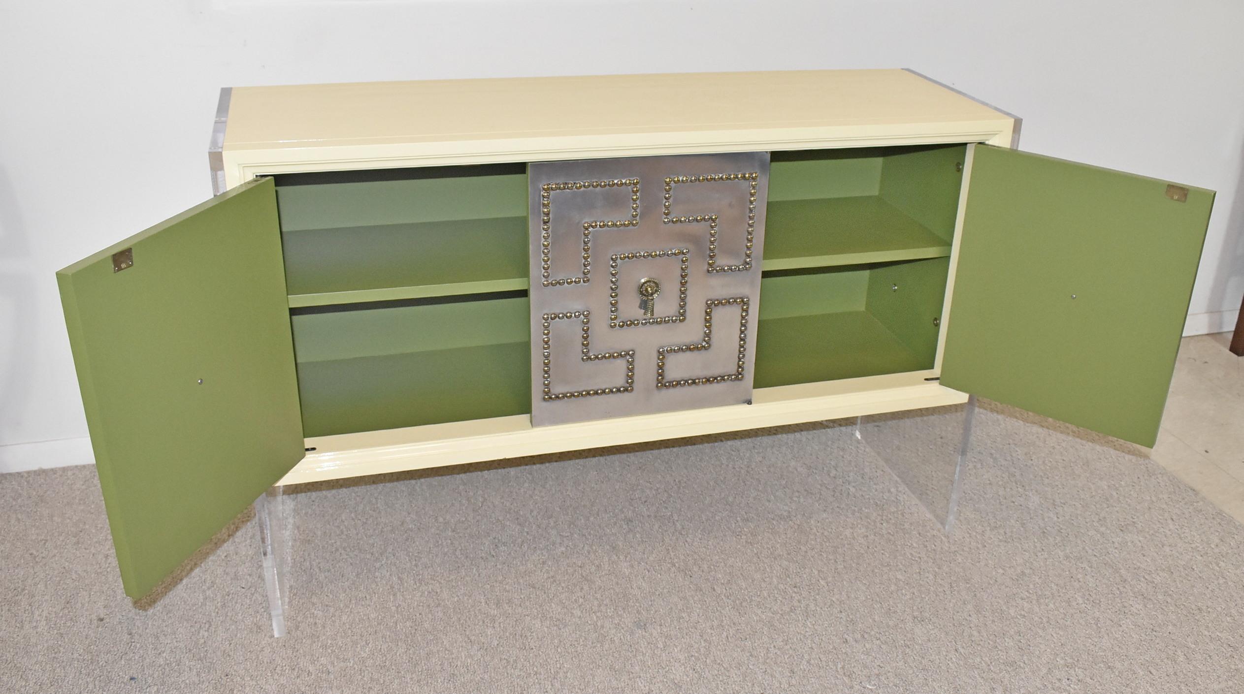 Hollywood Regency Acrylic Credenza In Good Condition For Sale In Toledo, OH