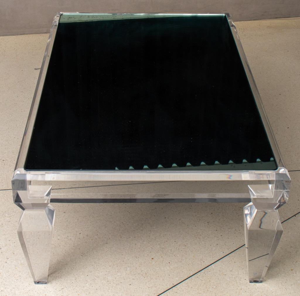 Hollywood Regency Acrylic & Mirrored Coffee Table For Sale 4