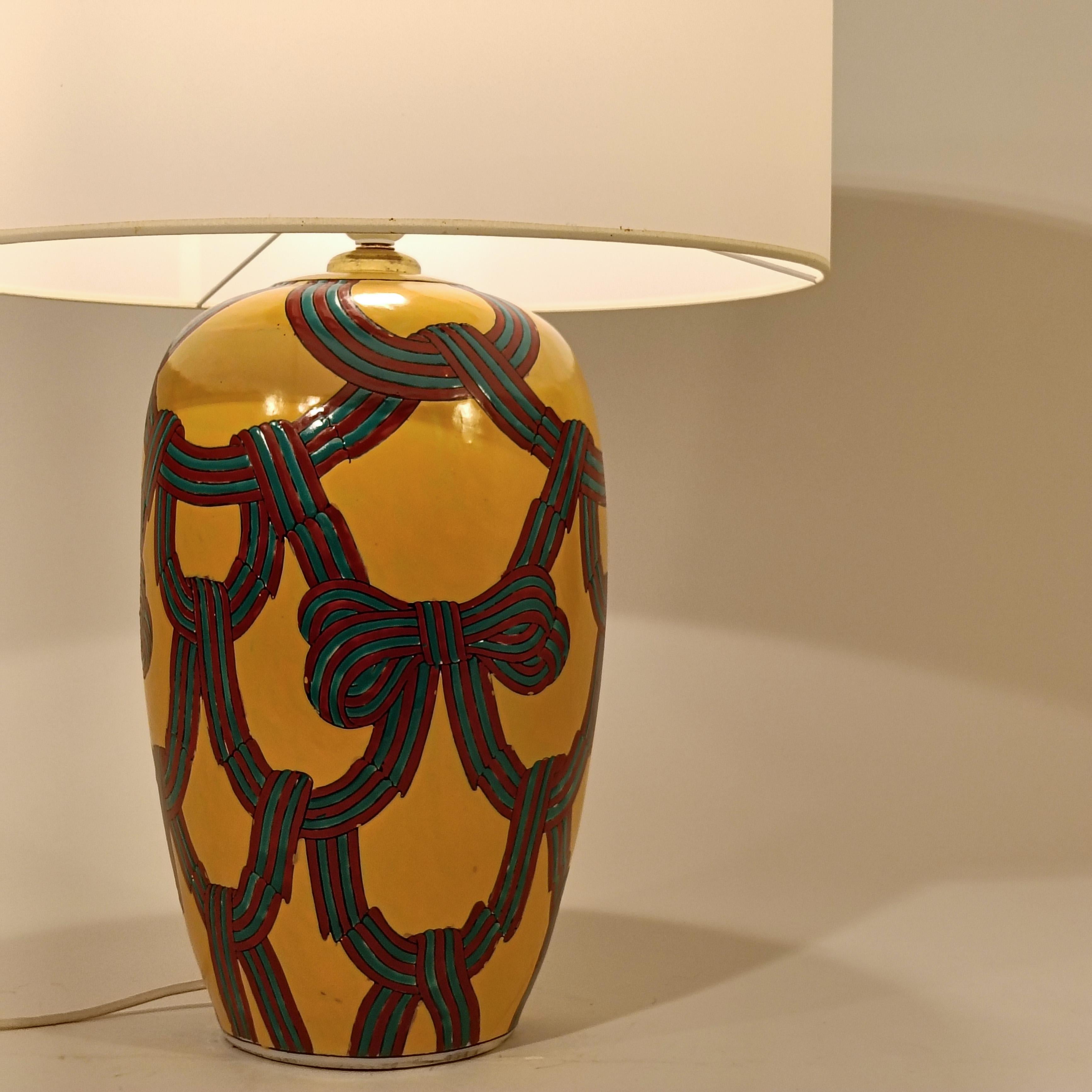 Hollywood Regency and Post-Modern style ceramic table lamp, Italy, 1980s en Bueno estado para la venta en SANT ADRIÀ DE BESÒS, ES