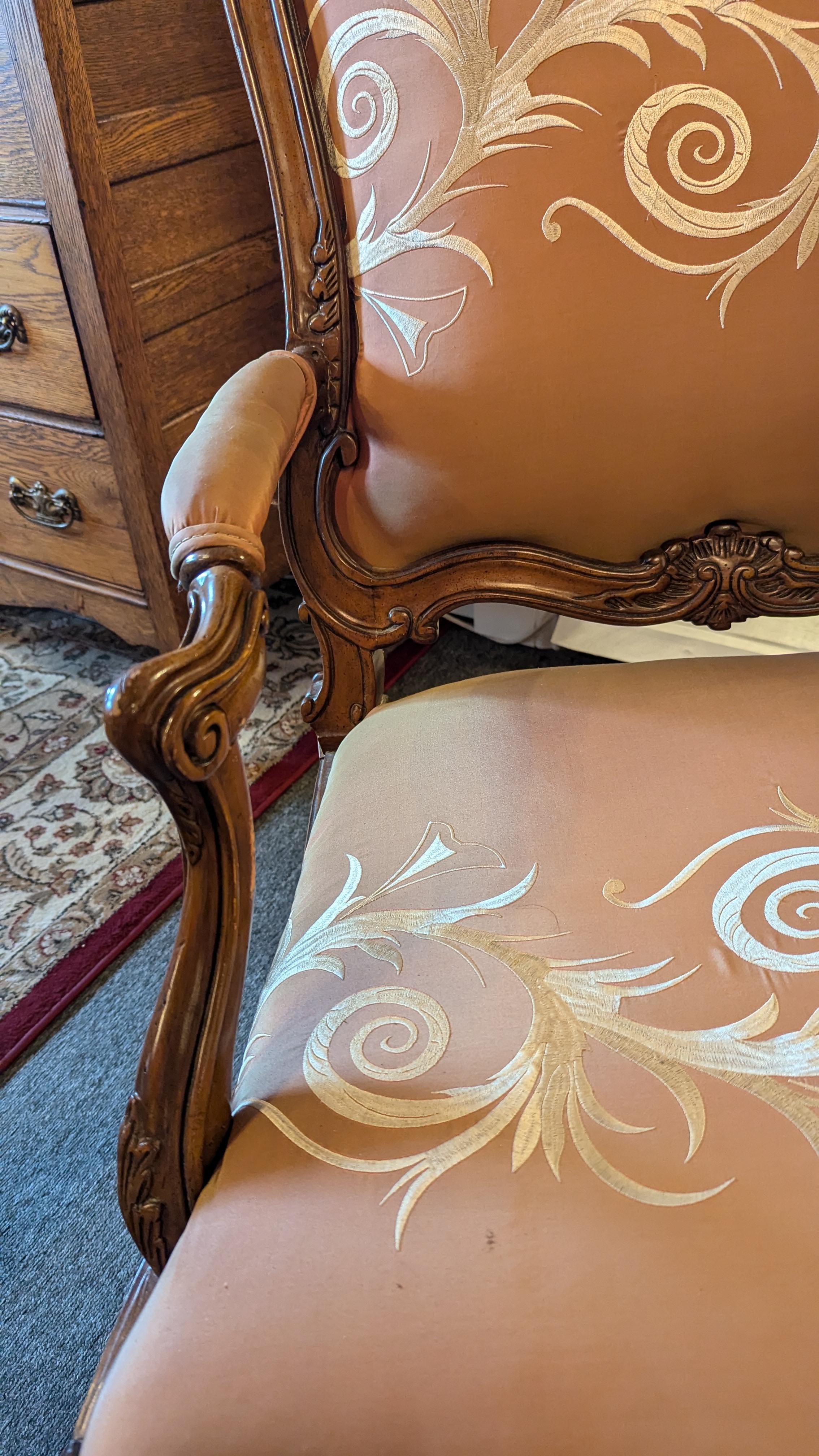 Louis XV Paire de fauteuils Hollywood Regency en vente