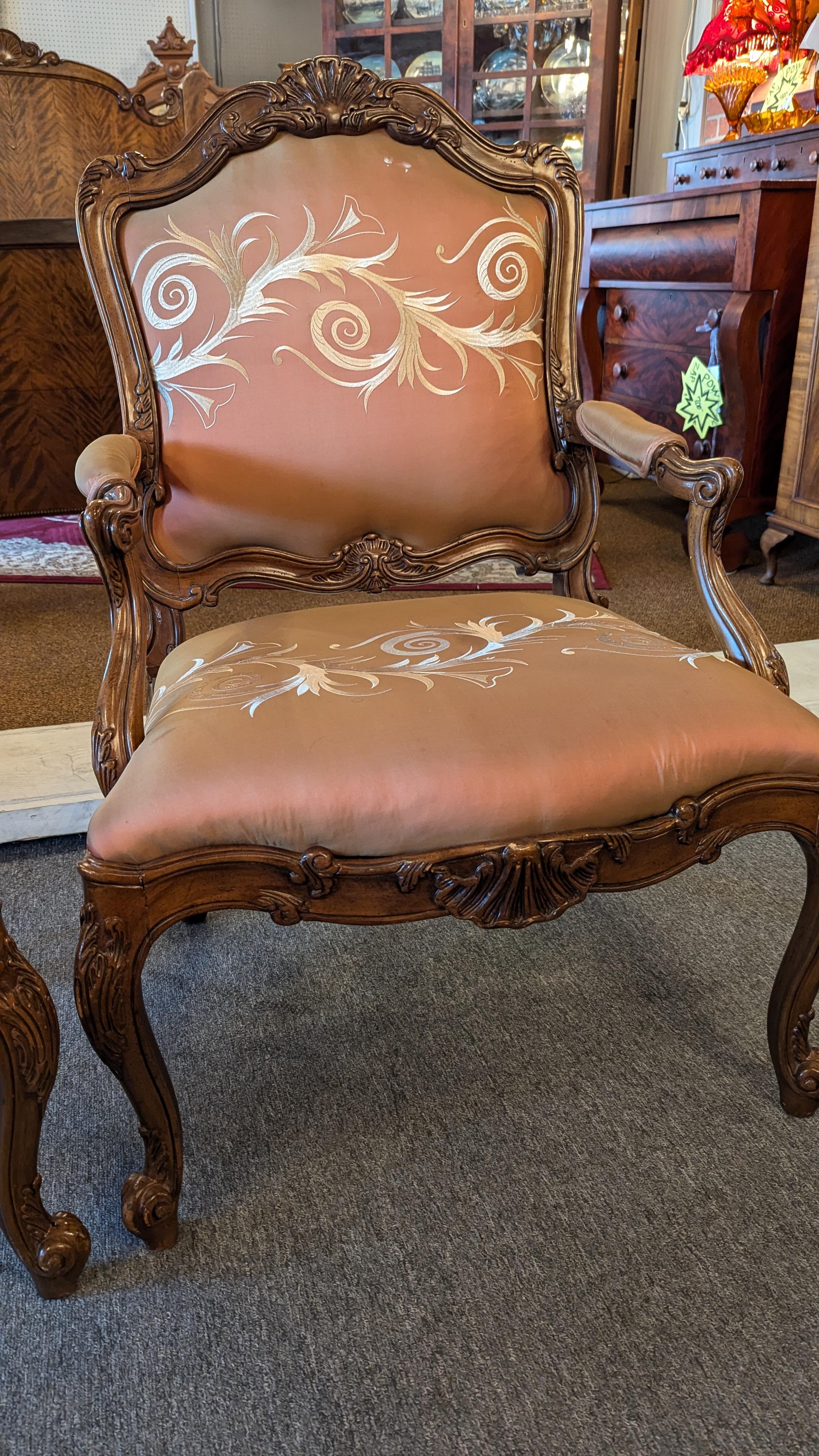 Paire de fauteuils Hollywood Regency en vente 1