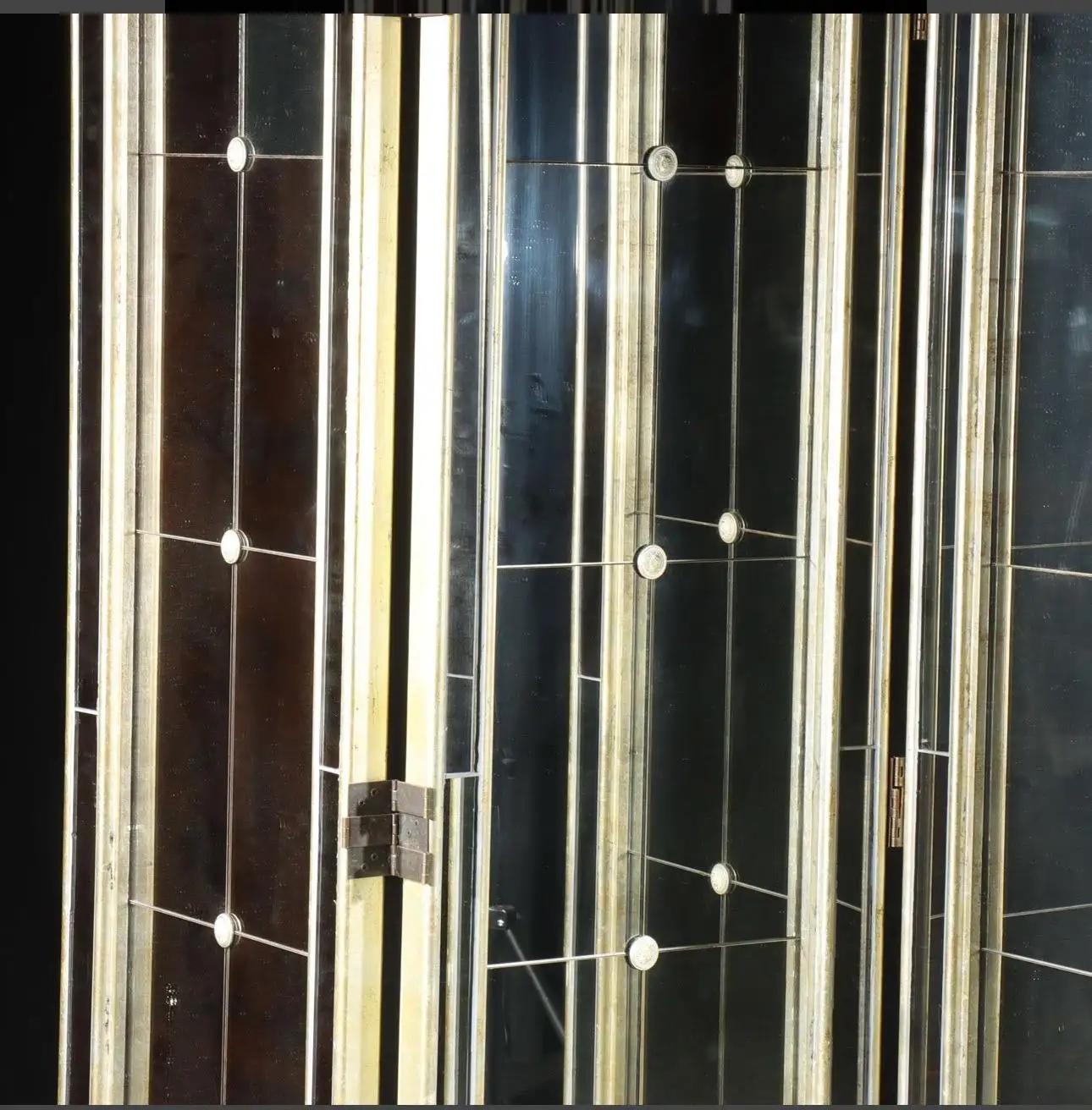 Hollywood Regency Art Deco Mirrored 3 Panel Folding Screen (Kristall) im Angebot