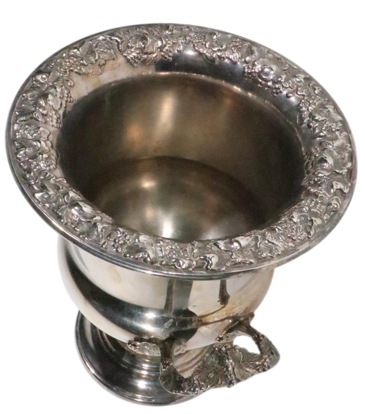 Hollywood Regency Art Deco versilberter Champagner-Eiskübel von Sheridan im Angebot 8