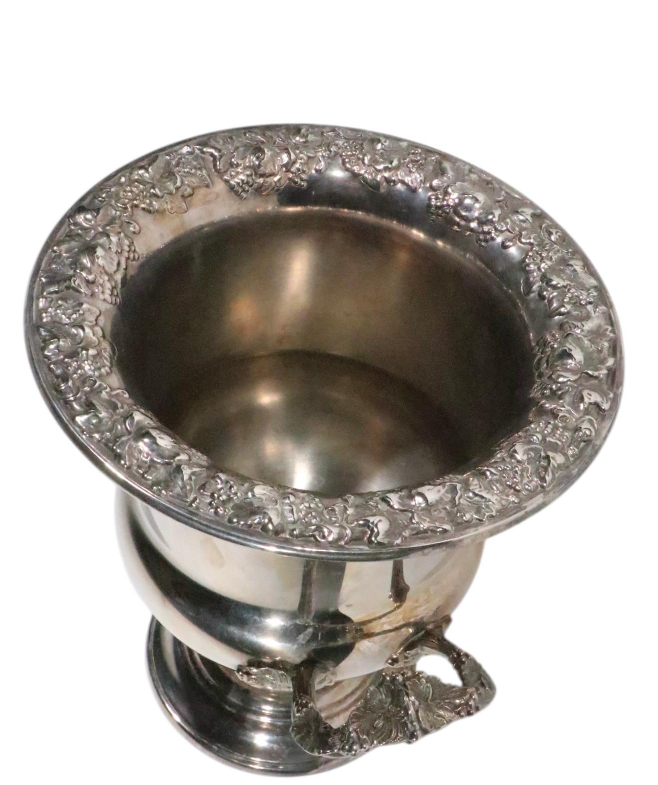 Hollywood Regency Art Deco versilberter Champagner-Eiskübel von Sheridan im Angebot 9
