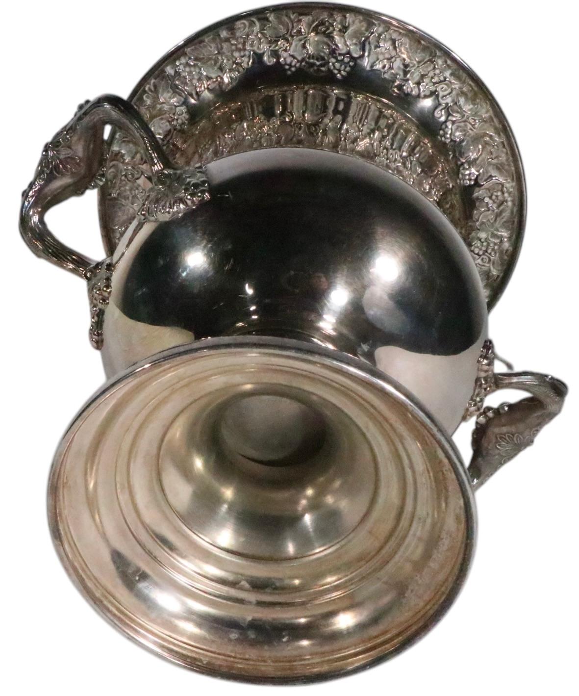Hollywood Regency Art Deco versilberter Champagner-Eiskübel von Sheridan im Angebot 10