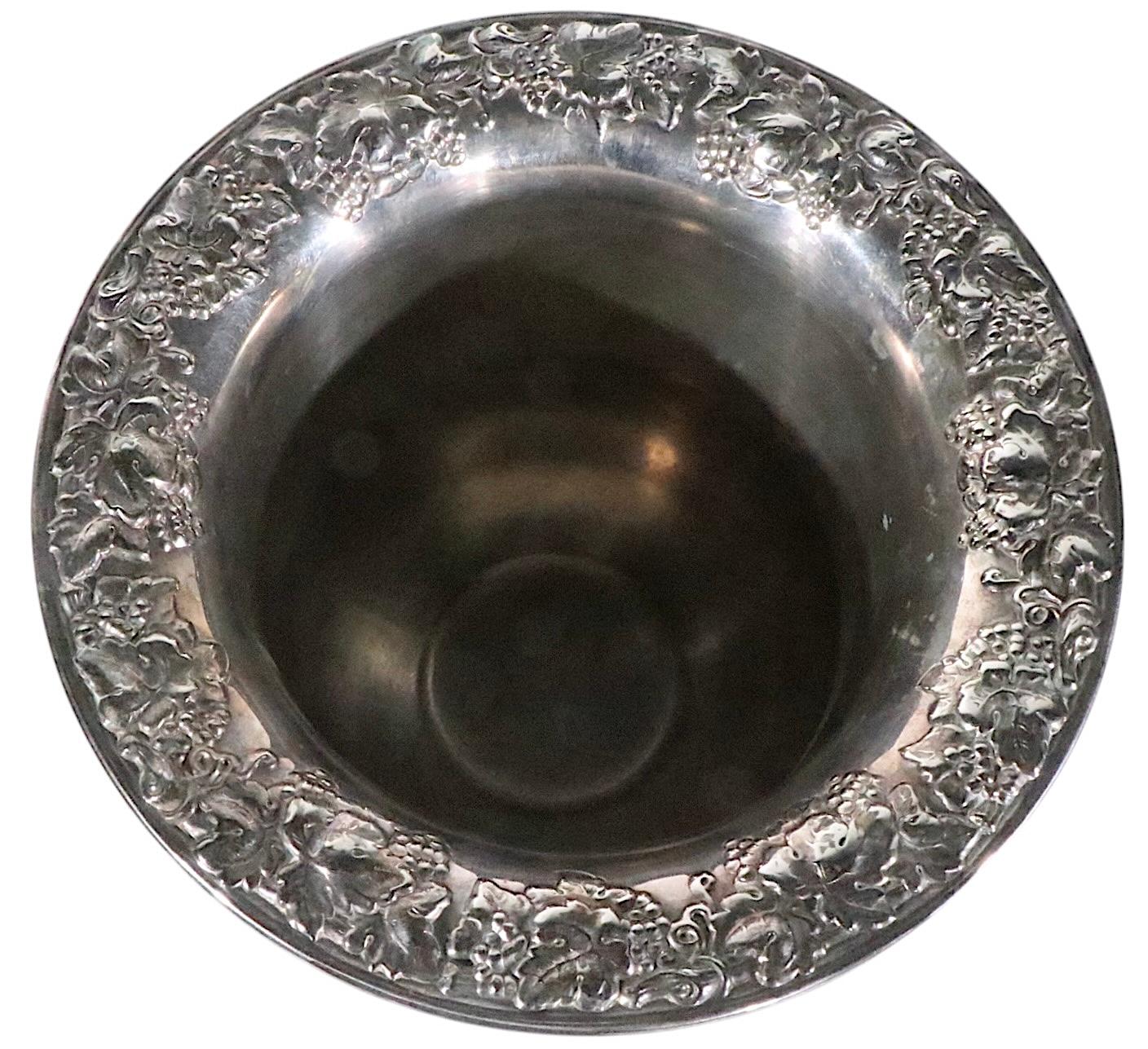 Hollywood Regency Art Deco versilberter Champagner-Eiskübel von Sheridan im Angebot 1